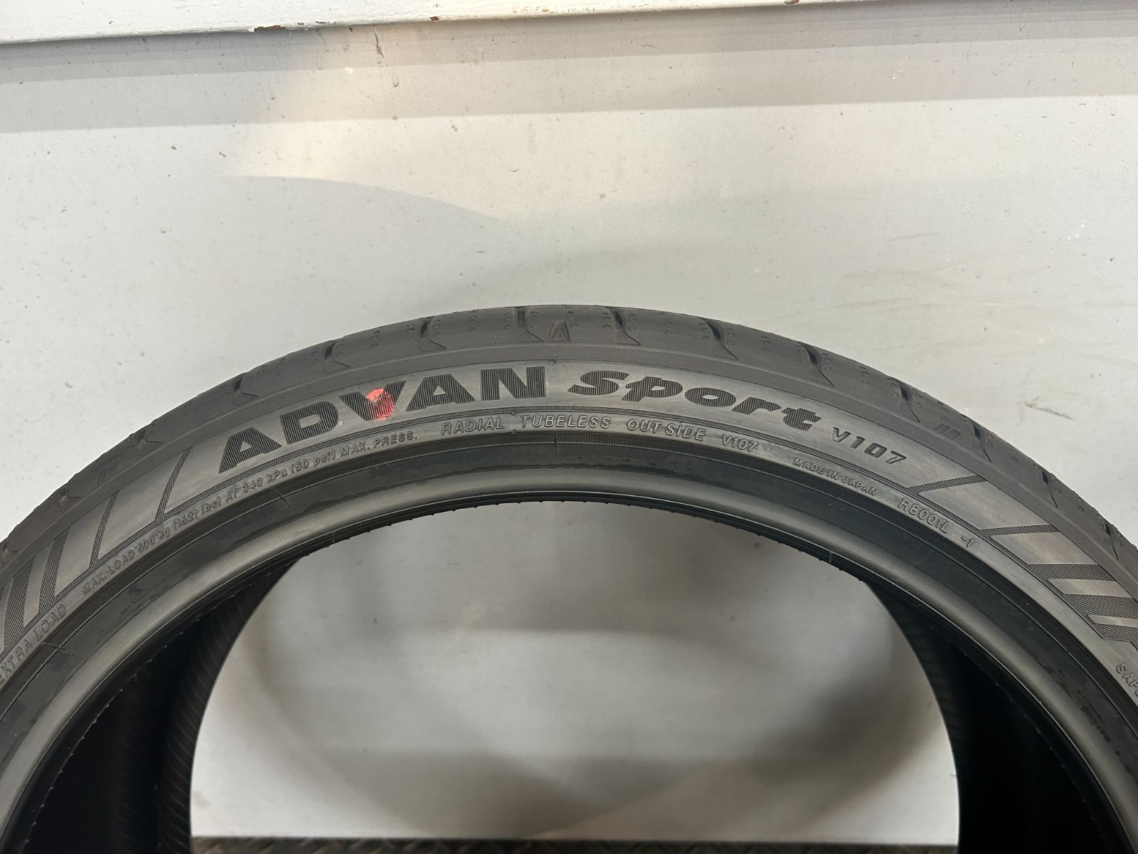 ADVAN Sport 245 35 ZR 20 2本セット