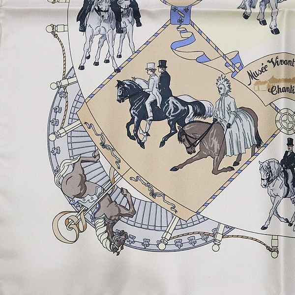 エルメス HERMES カレ40 Musee Vivant du Cheval 馬の生きている博物館 ベージュ シルク100％ 17635