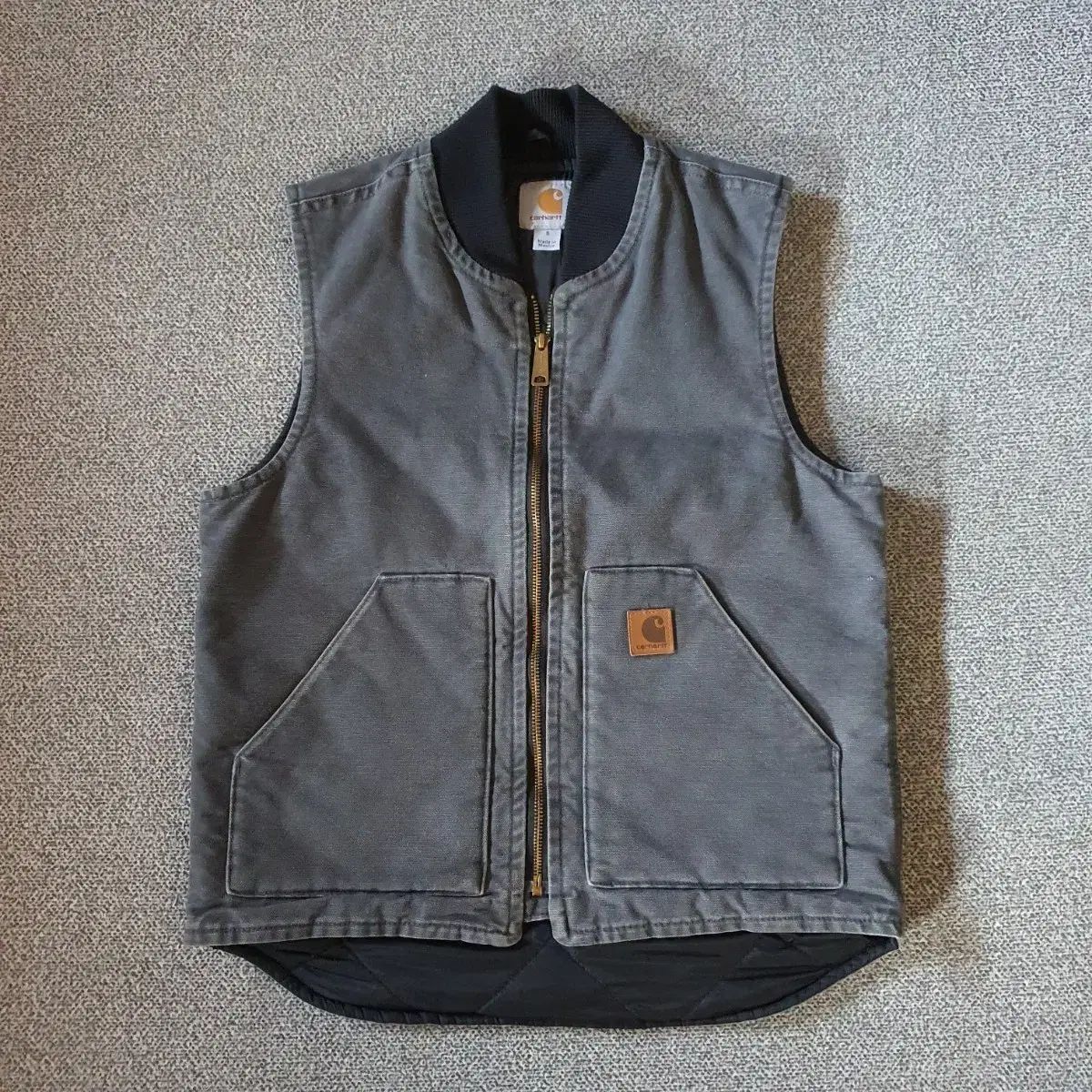 カーハート サンドストーン アーティック キルト 裏地 ベスト