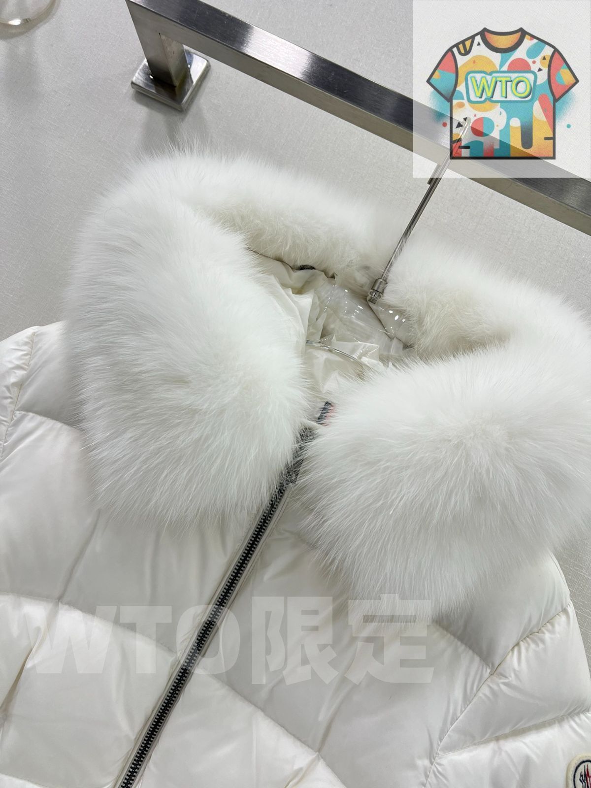 MONCLERモンクレール 白いダウンジャケッフード付き ウエストベルト| | -WTO輸入0