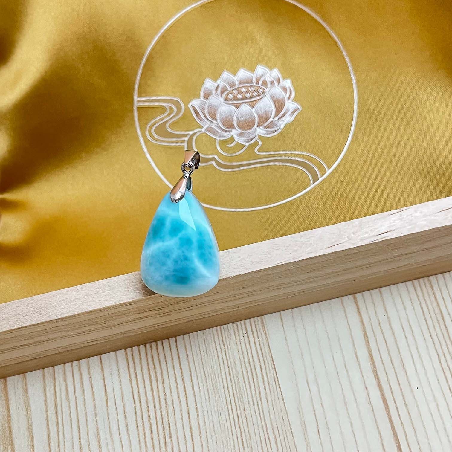 絶賛 EU製 ラリマーペンダント パワーストーン 天然石 お守り プレゼント 約25.3 18.6 10.2mm ZB9706