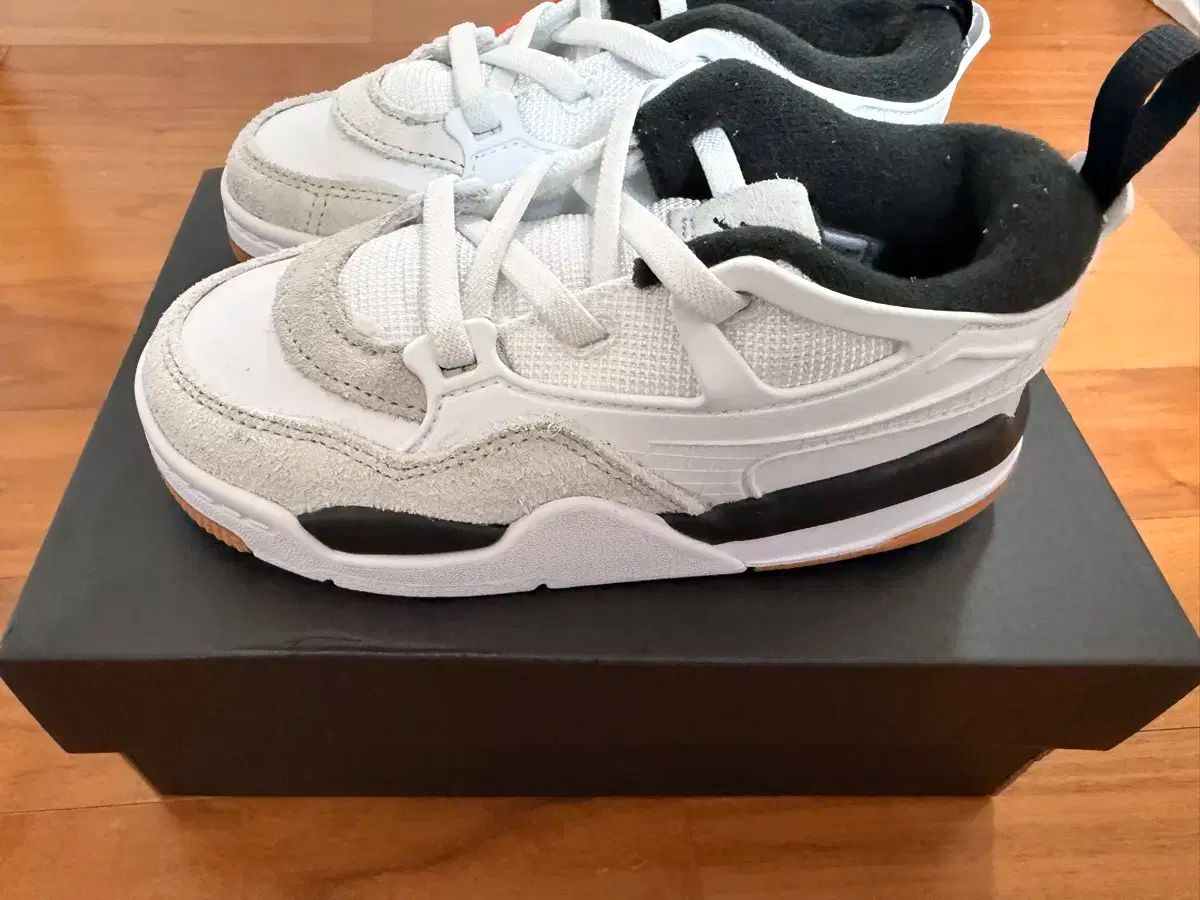 ジョーダン4 RM TD 130