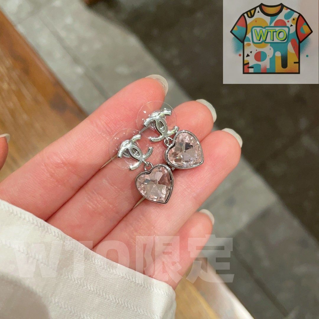 ヴィンテージ アルファベットピアス