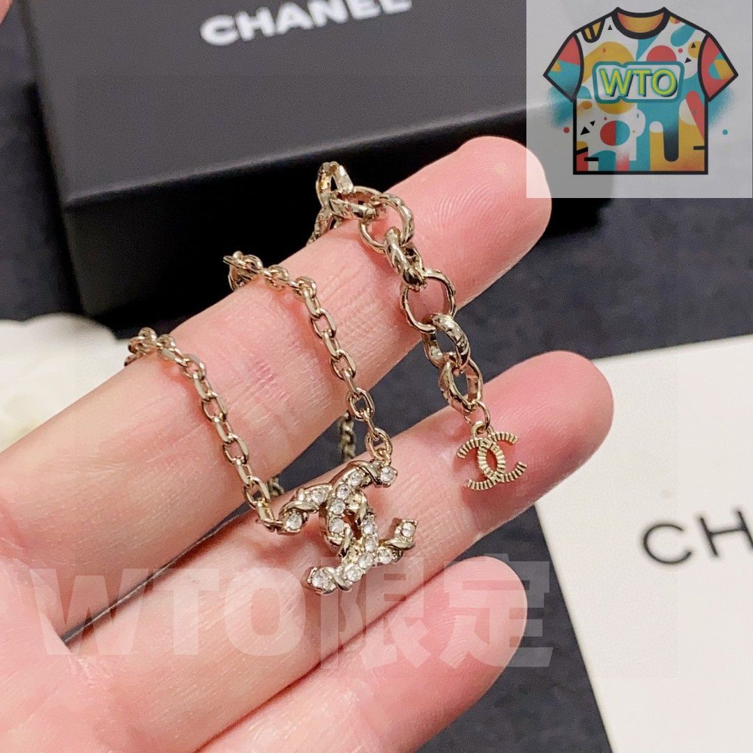 C シャンパンゴールド