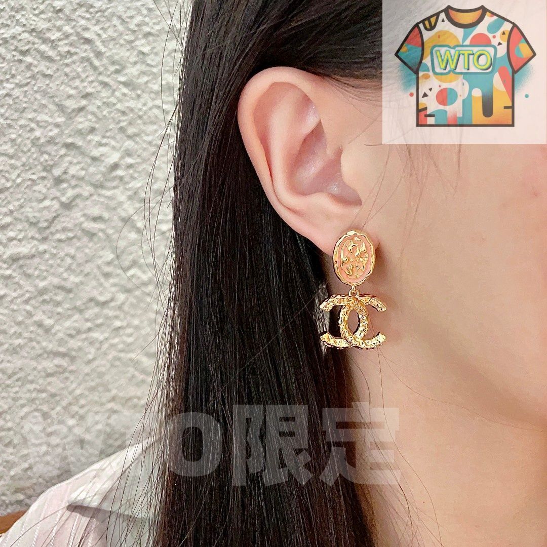 アルファベット ピアス