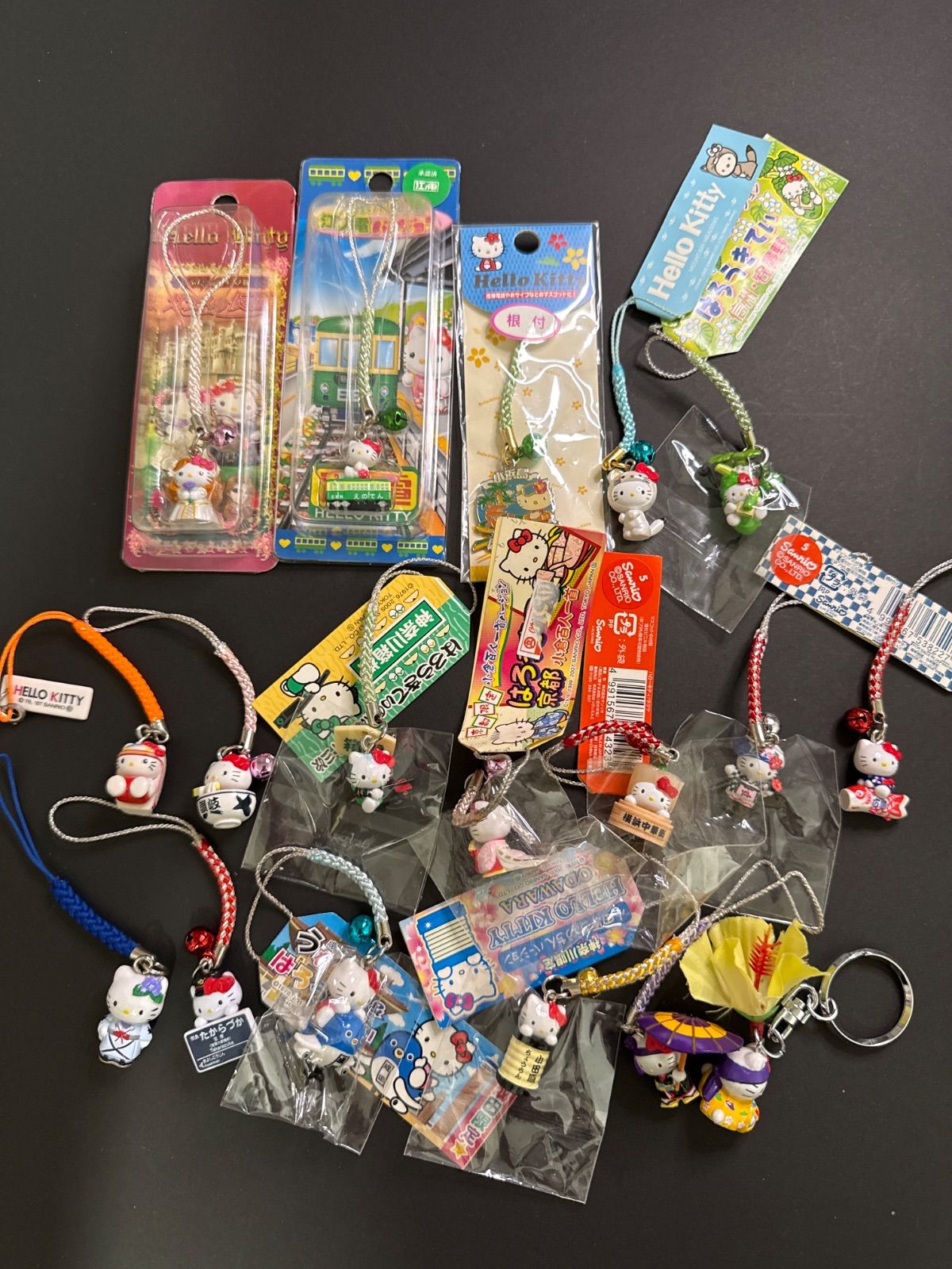 ハローキティ サンリオ ご当地キティ うなりくん 成田 沖縄 江ノ電 東海道 小倉百人一首 京都 信州 わさび ガラスの仮面 宝塚 小田原 ちょうちん 広島 讃岐 おこじょ 北海道 18点