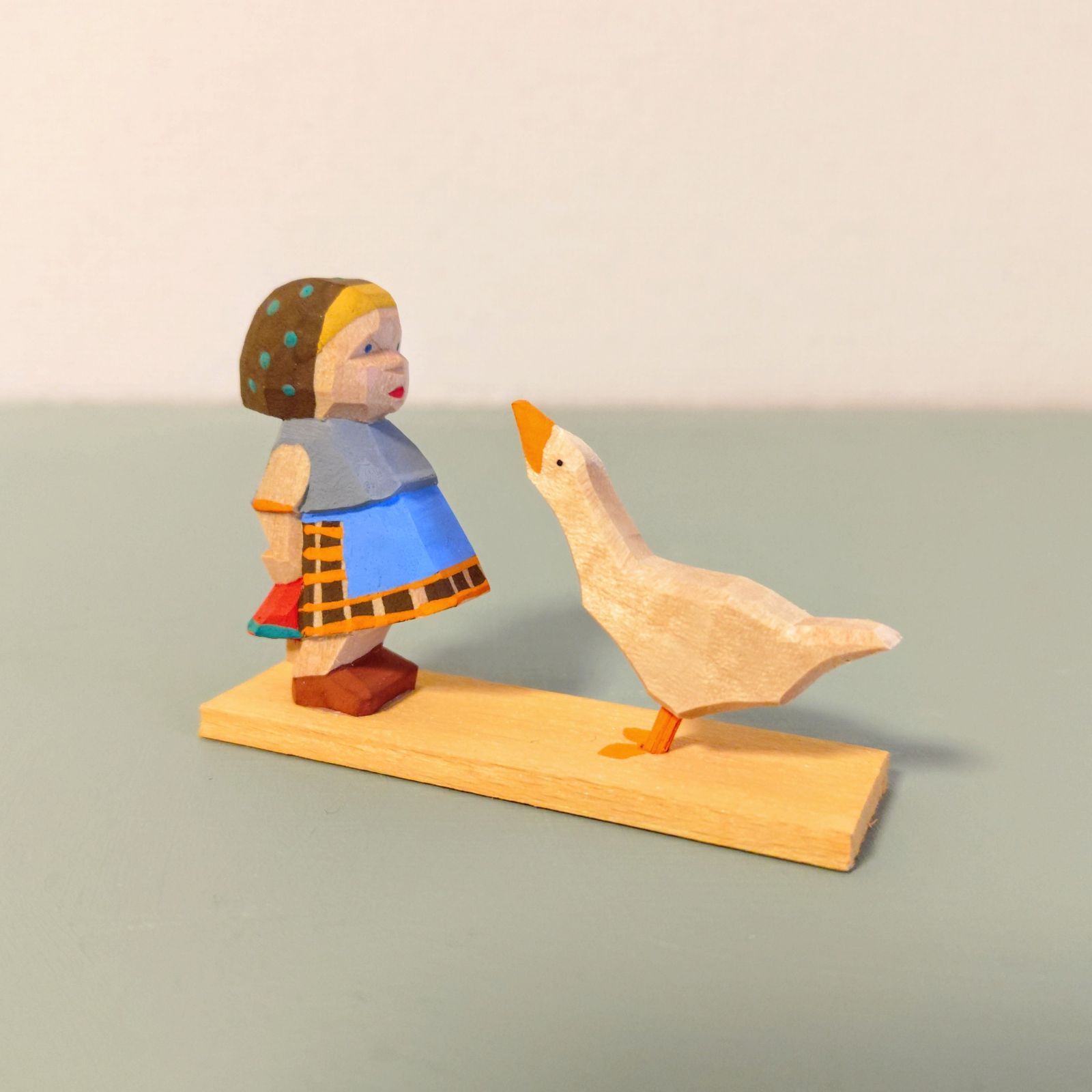 廃盤　レア　ヘルビッヒ工房　ハイジ　６点セット　ドイツ工芸品 再入荷 ガチョウの前で人形を持つ少女 ドイツ木工芸品 ヘルビッヒ工房