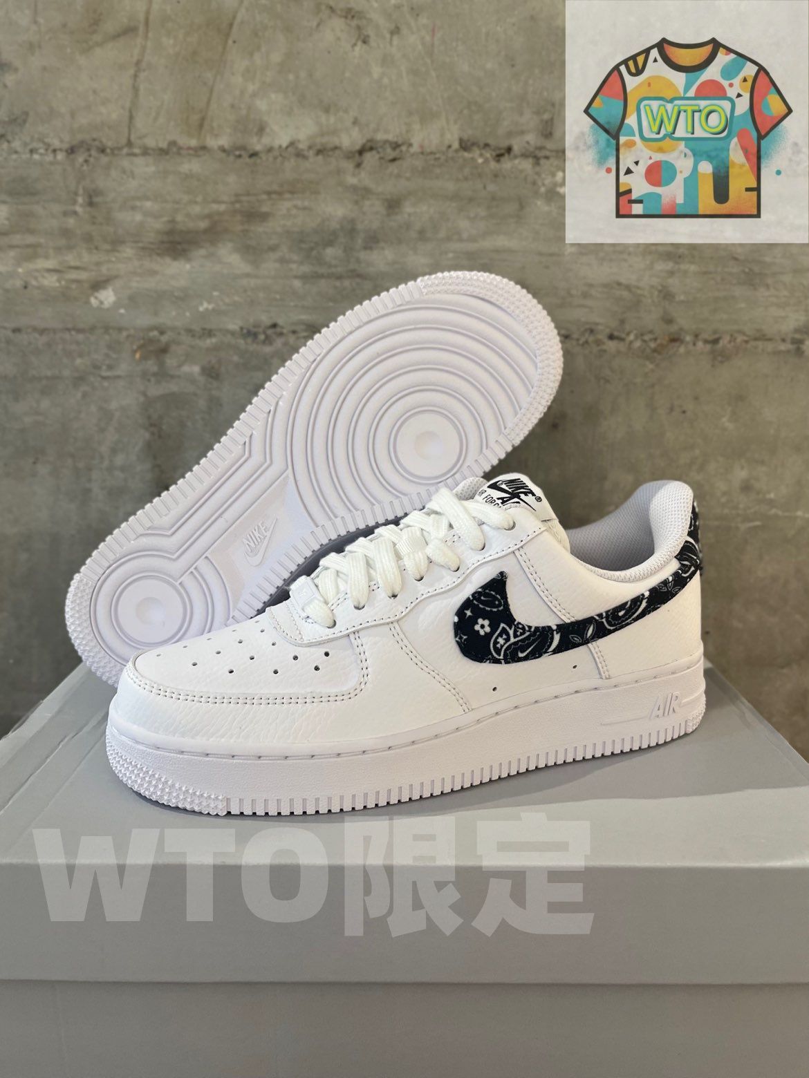 ナイキ ウィメンズ エアフォース1 ロー 07 エッセンシャル ブラック ペイズリー 男女兼用のスポーツシューズ