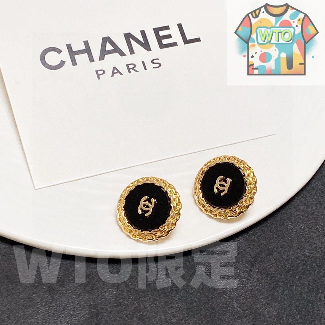 CHANEL ノンピアス