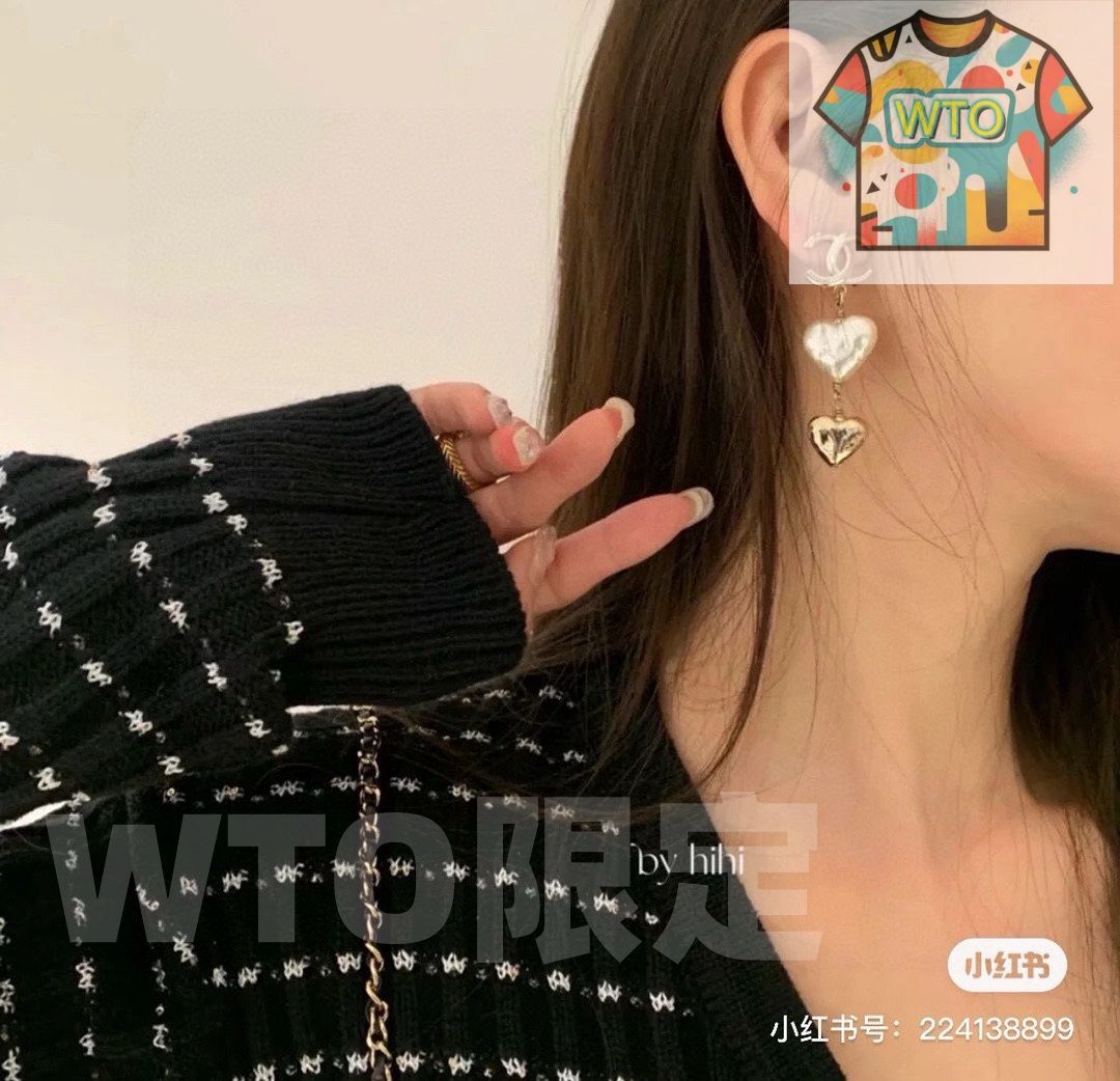 シャネル 浅金色ハート型イヤリング