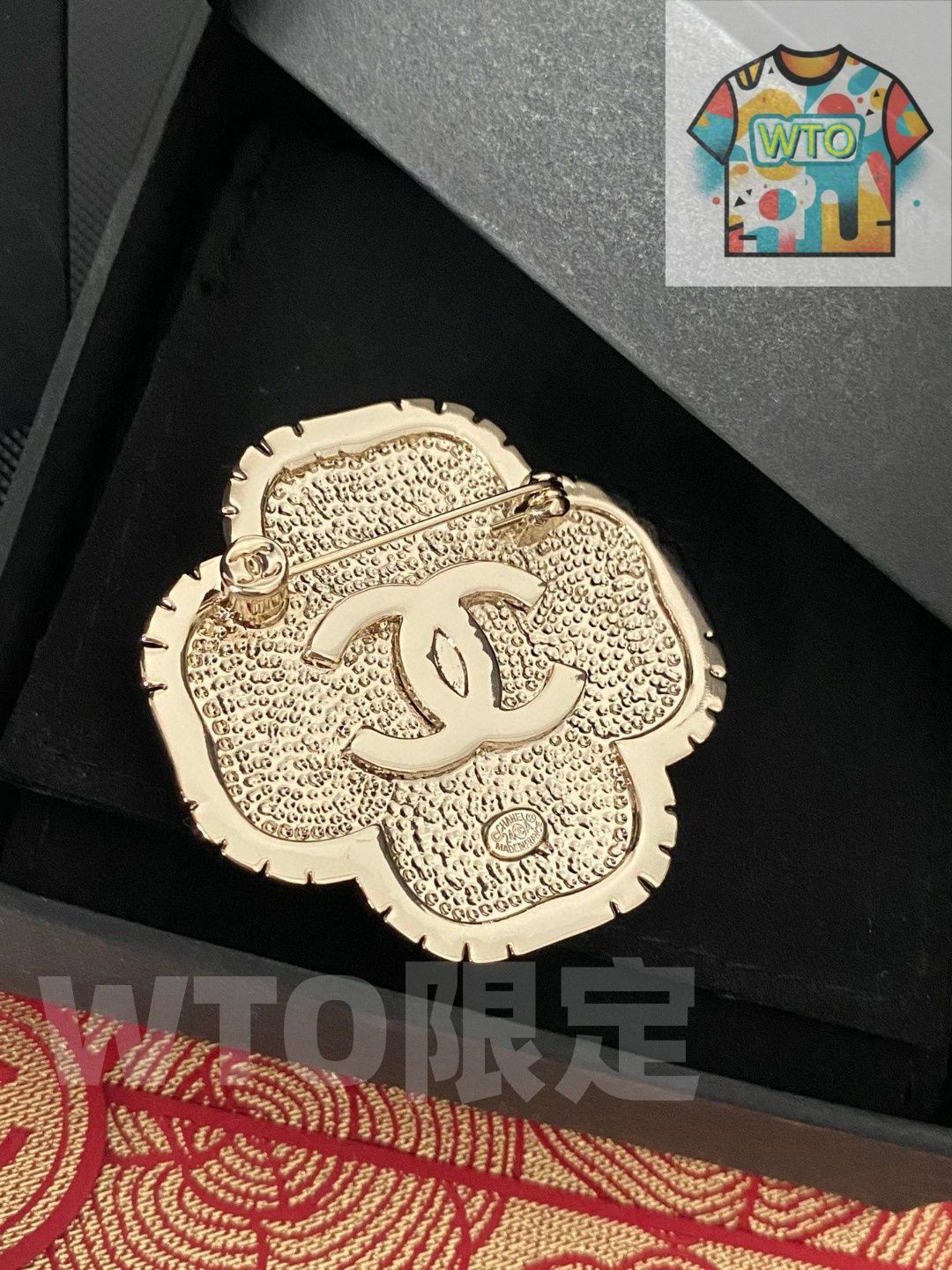 CHANEL スモールブローチ