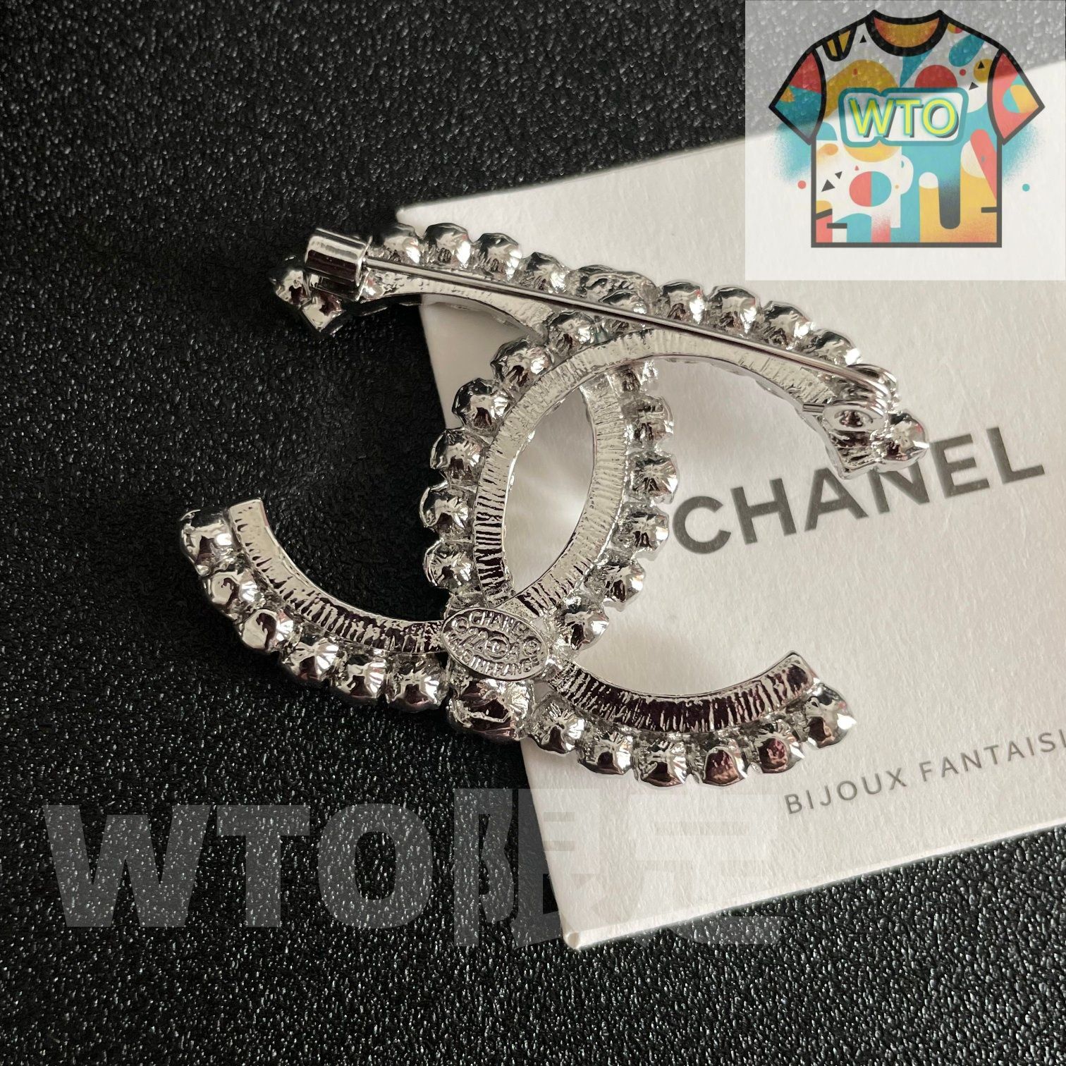 シャネル 専門店新商品と同時期に発売