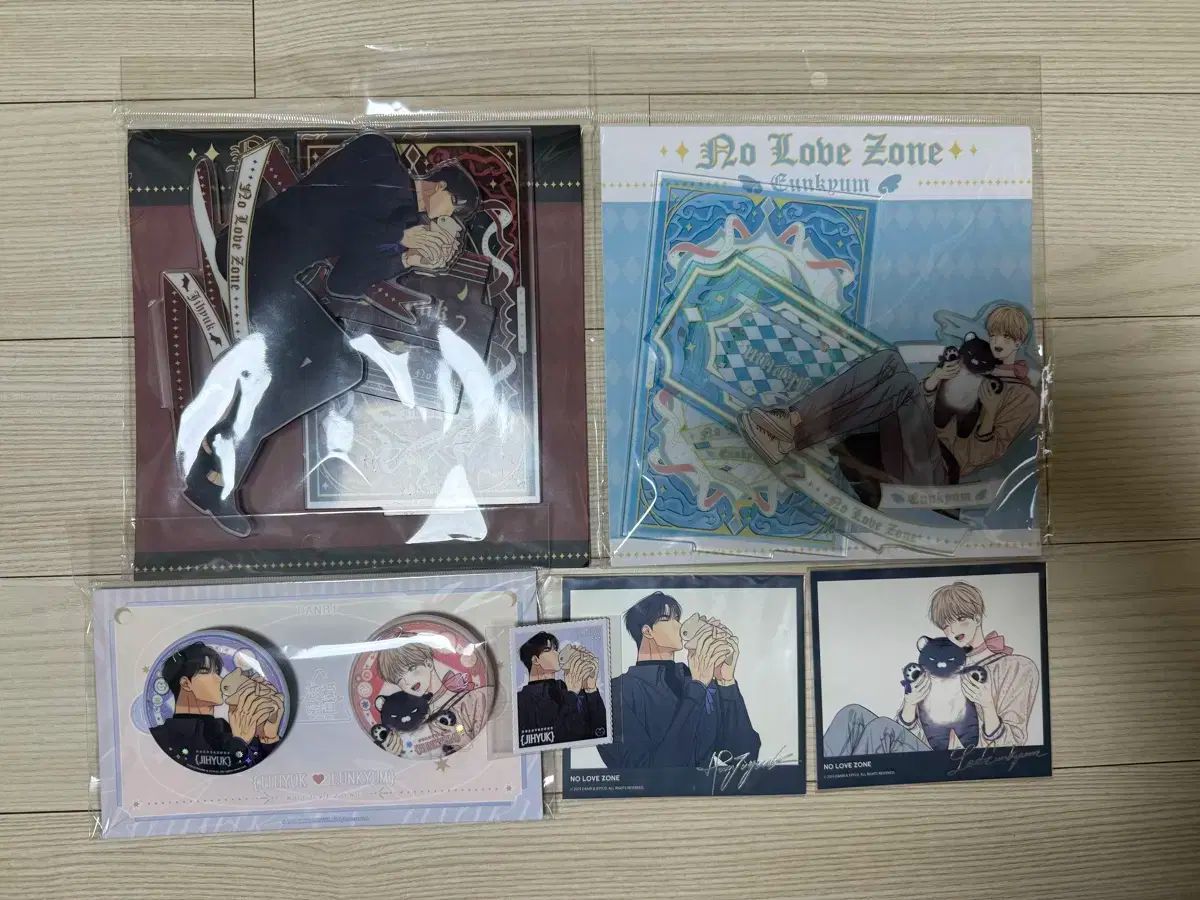 恋愛制限区域アクリルスタンド 缶バッジ 天使悪魔