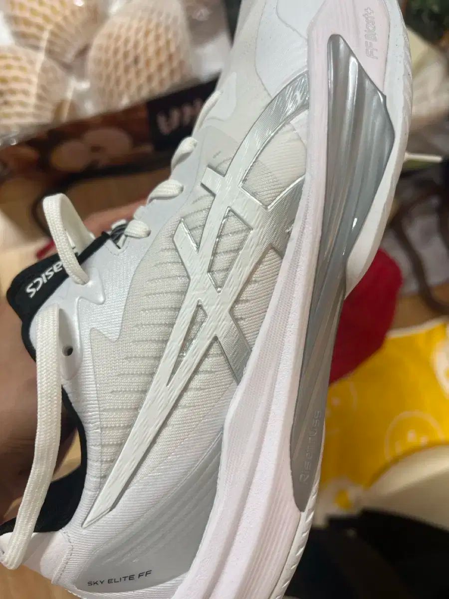 アシックス スカイ エリート FF 3 275