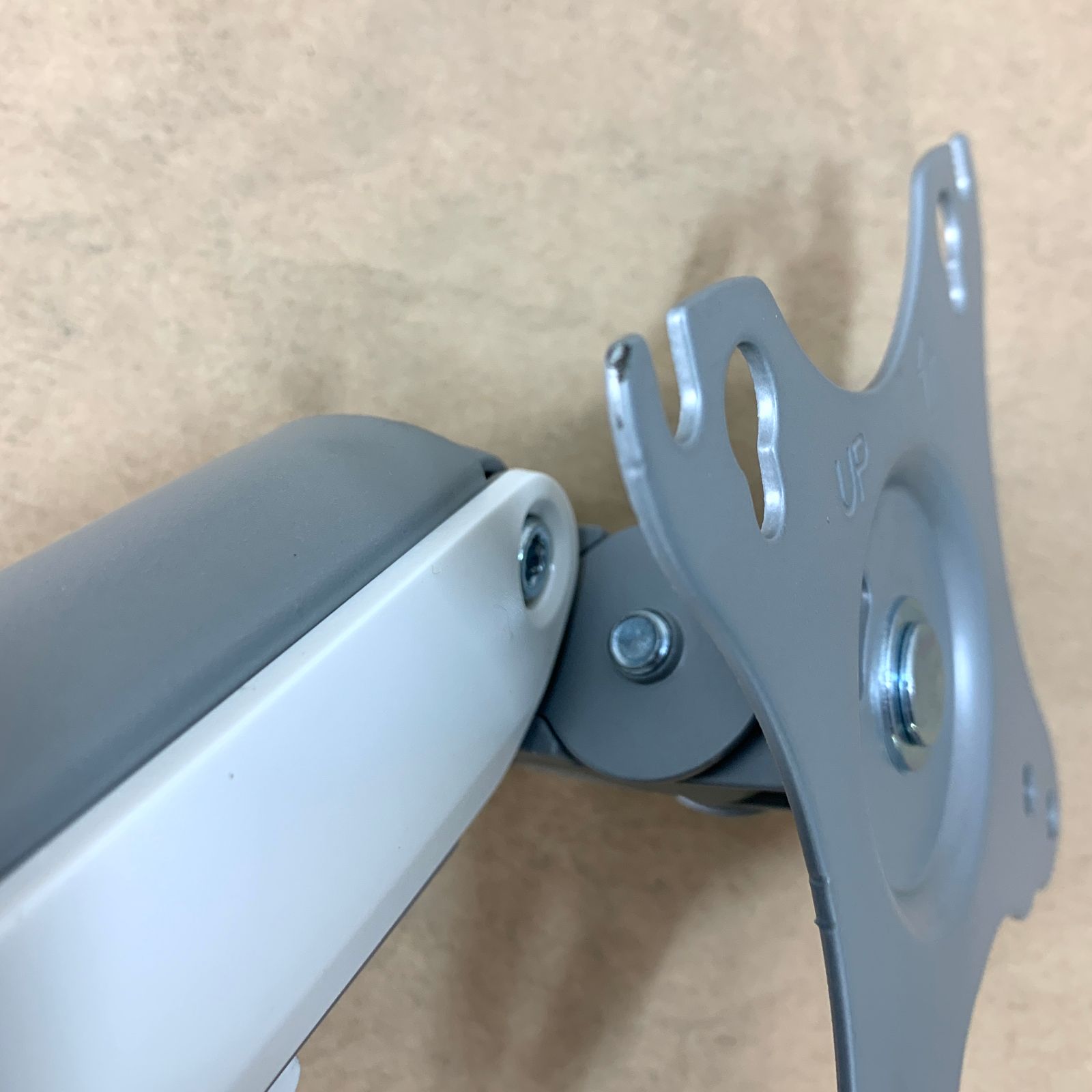 【美品】tサンワサプライ 水平垂直液晶モニターアーム CR-LA1901 CR-LA1901水平垂直液晶モニターアーム机上面を有効活用できる サンワダイレクト本店 サンワサプライオフィス・PC周辺通販 水平垂直 シルバー CR-LA1901