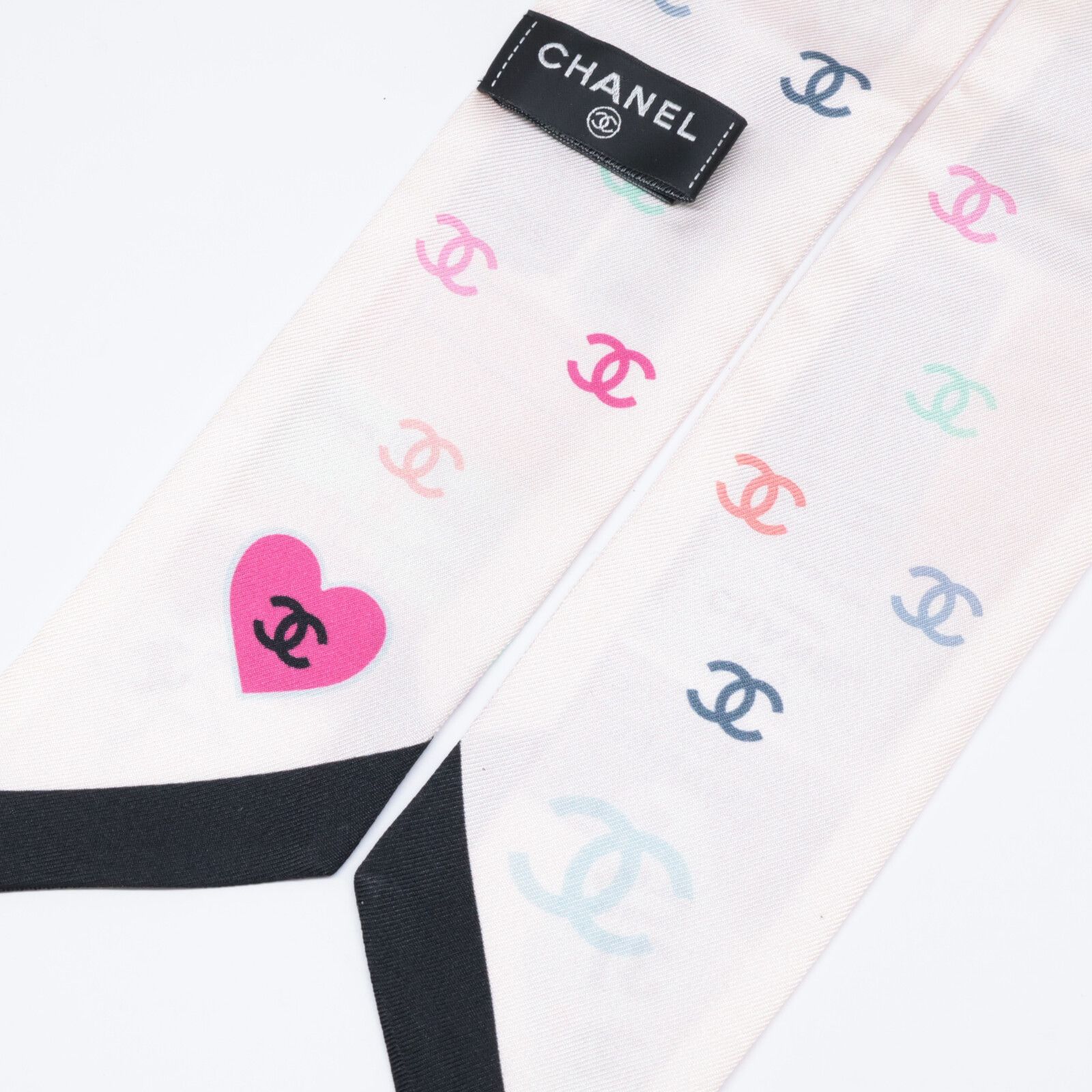  CHANEL シャネル 24 C 24年クルーズ ココマーク チケットデザイン シルク ヘアバンド バンダナ スカーフ 小物