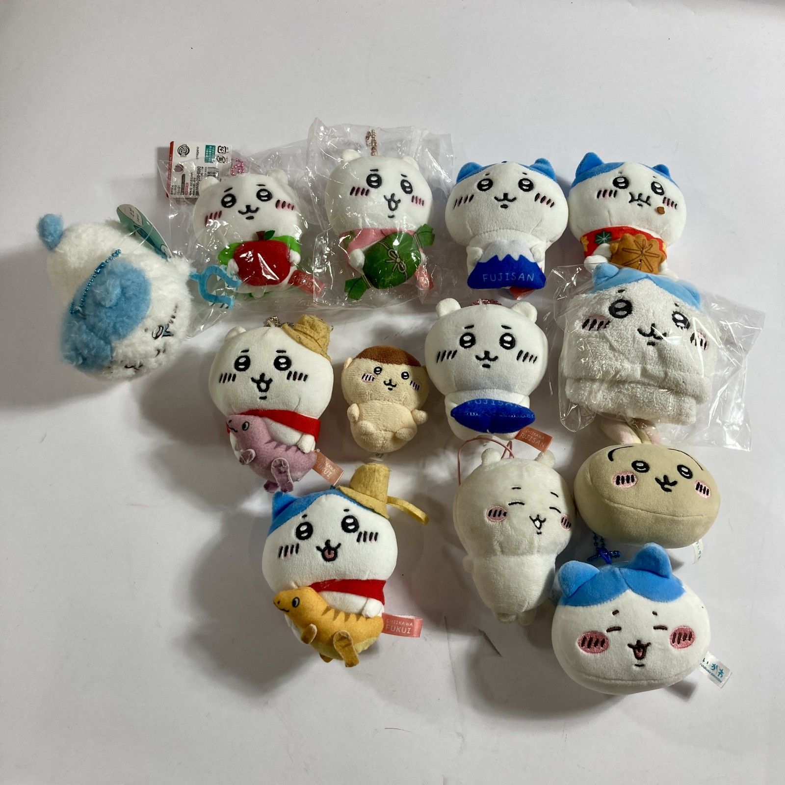 ちいかわ ぬいぐるみ ころころクリーナー 他まとめ売り ☆ ちいかわ グッズ 大量 約45点 まとめ商品 ぬいぐるみ キーホルダー