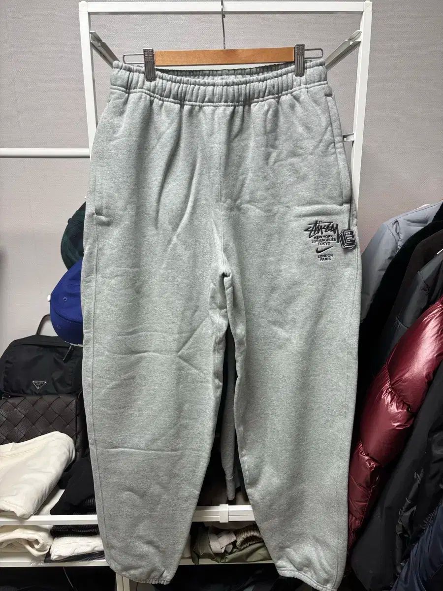 ナイキ STU SaTurday of Us コラボ ジョガーパンツ