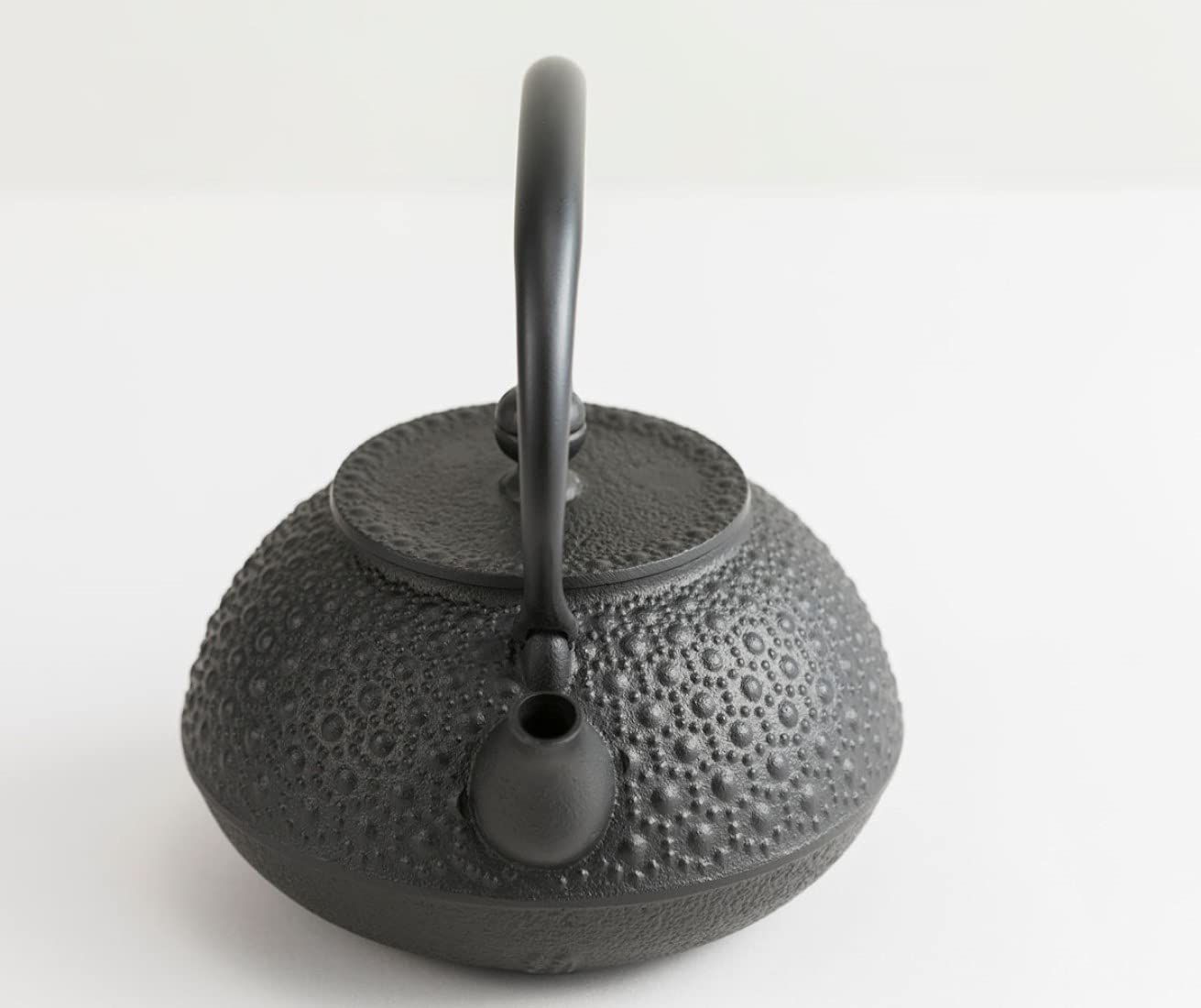 岩鋳 Iwachu 鉄瓶 9型平丸亀甲 黒焼付 釜焼 1.1L 直火用 南部鉄器 11702