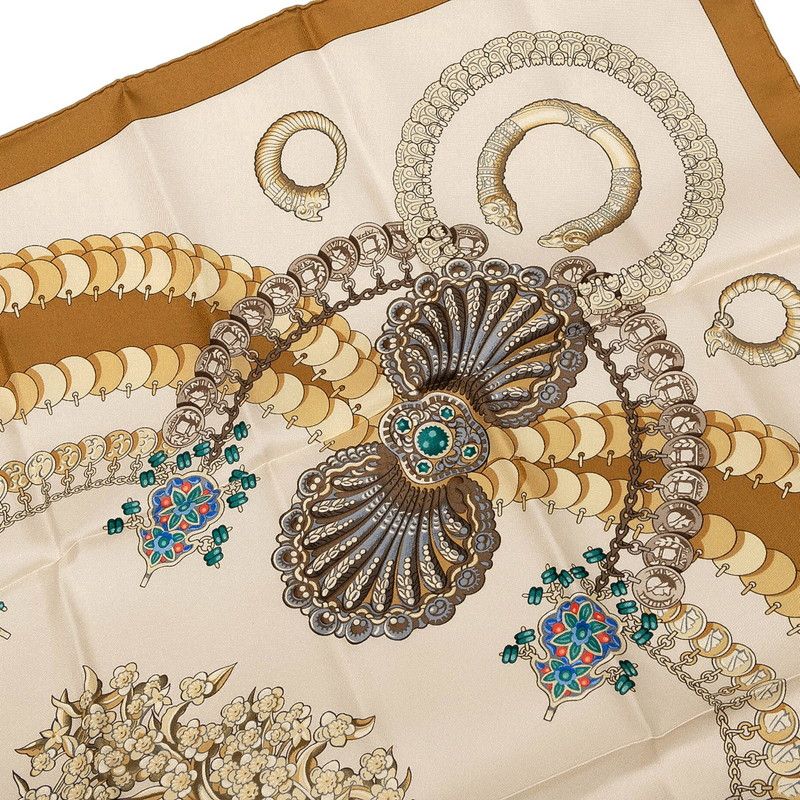 ベージュ マルチ