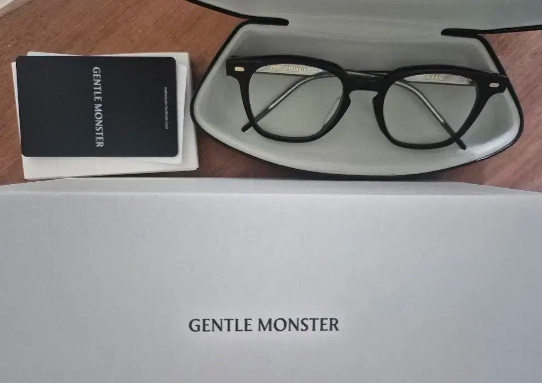 GENTLE MONSTER(ジェントルモンスター) KUBO ブラック メガネ フル