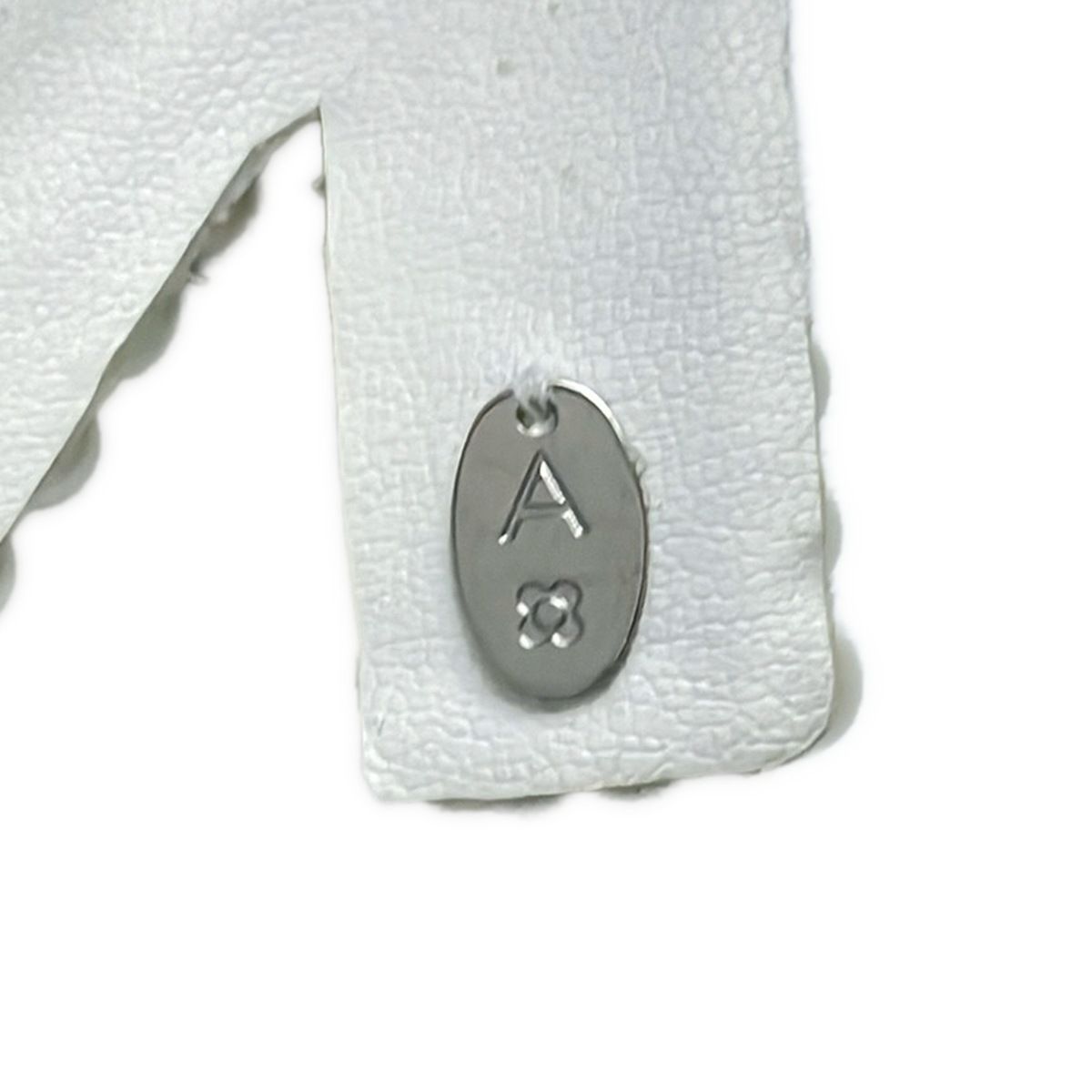  ANTEPRIMA アンテプリマ ブローチ - 白×クリア Nモチーフ ブローチ コサージュ アクセサリー