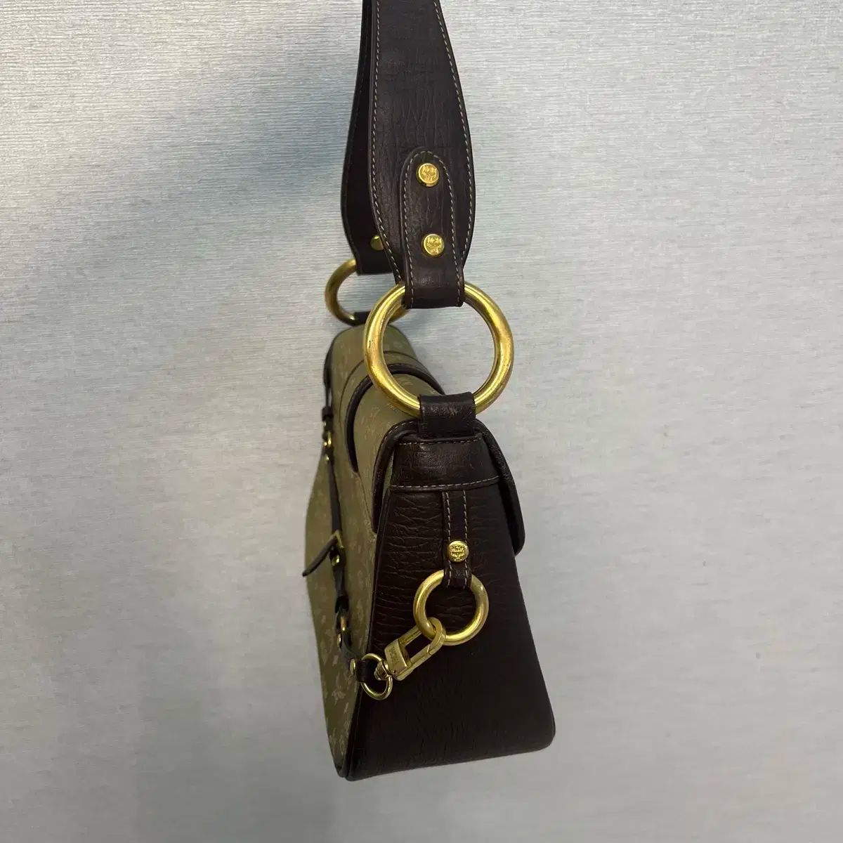 ショルダーバッグ