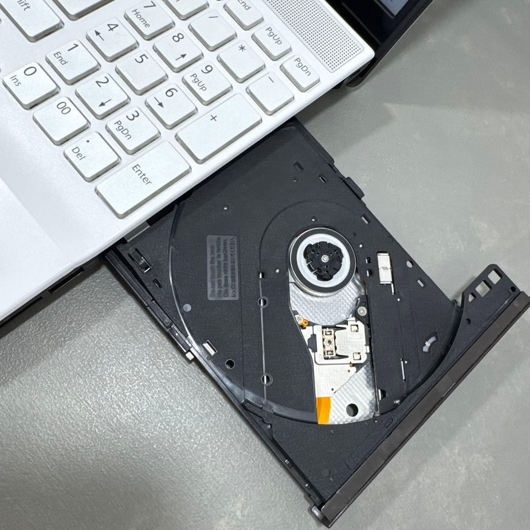 極上品】富士通プレミアムホワイト☘Ryzen7☘️NVMe512+1TB - メルカリ