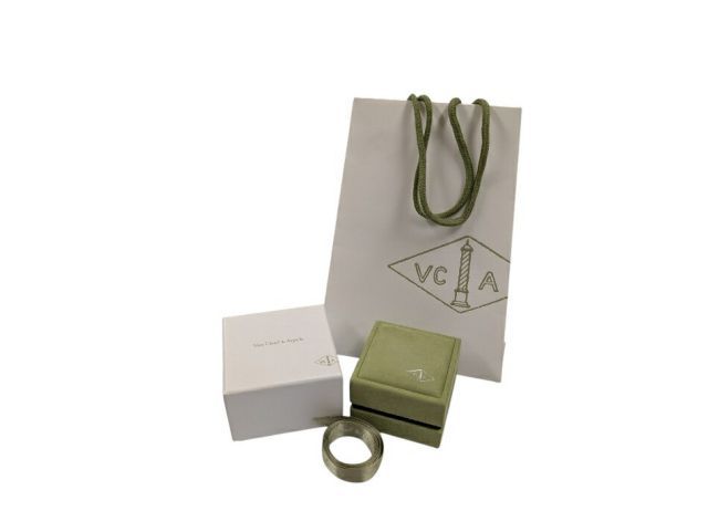 ヴァンクリーフ＆アーペル ジュエリーケース ケース ネックレス用 ピアス用 ネックレスケース 箱 ボックス 紙袋 BOX ヴァンクリ VanCleef-Arpels
