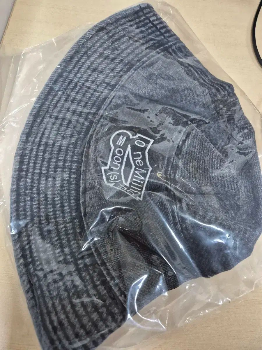 ハムハムパンパン ワンミリオン ムーン バケットハット