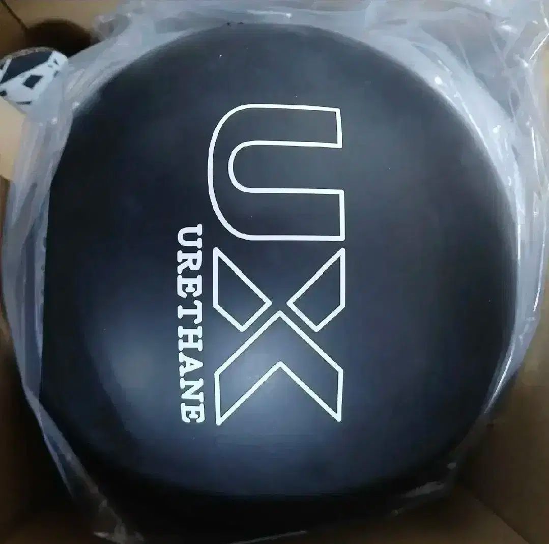 14パウンド 78D UX ウレタン ピラミッド ボーリングボール 公式球