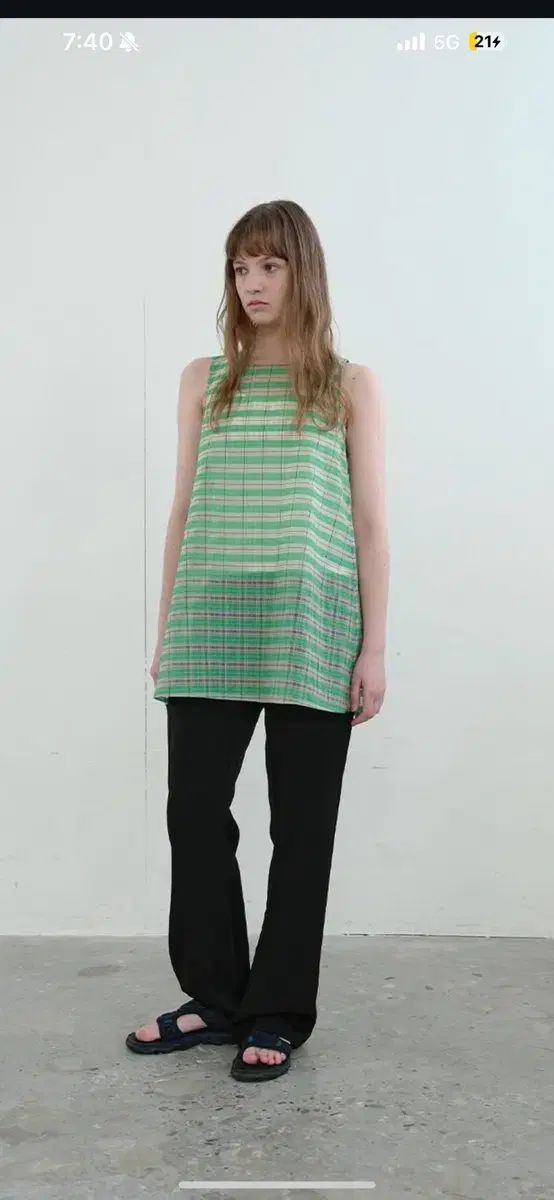 エンゾーブルース CHECK スリーブレス トップス