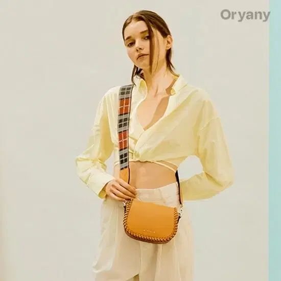 オリアニー ベントレー クロスバック イエロー