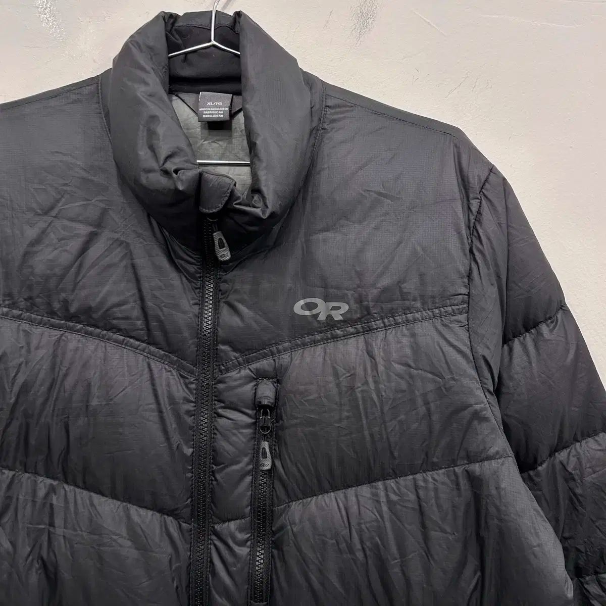 アウトドアリサーチ グースダウン 斜めボーダーキルティング 軽量ダウン