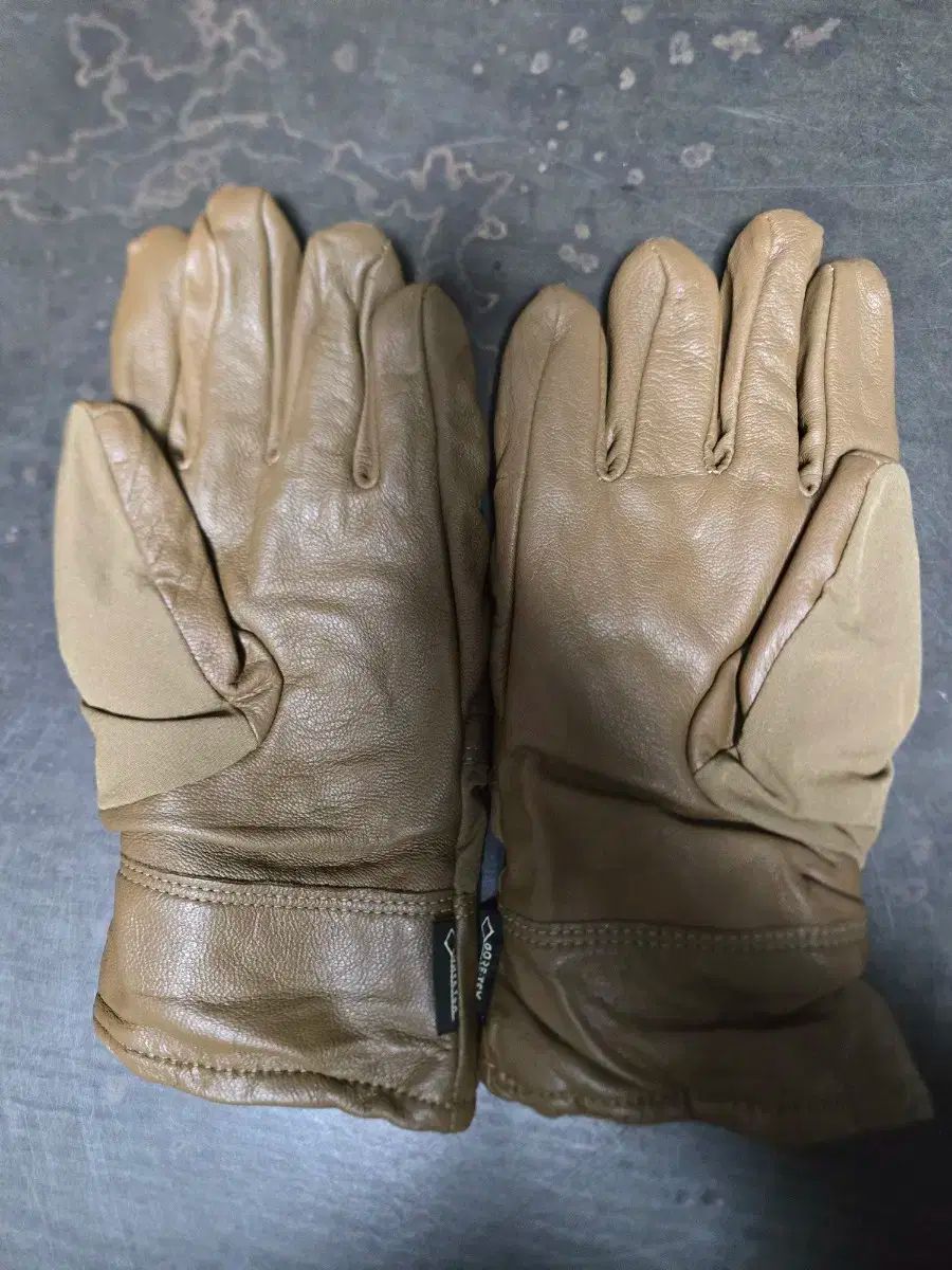 ミリタリー支給GORE-TEX ゴアテックス 防寒手袋