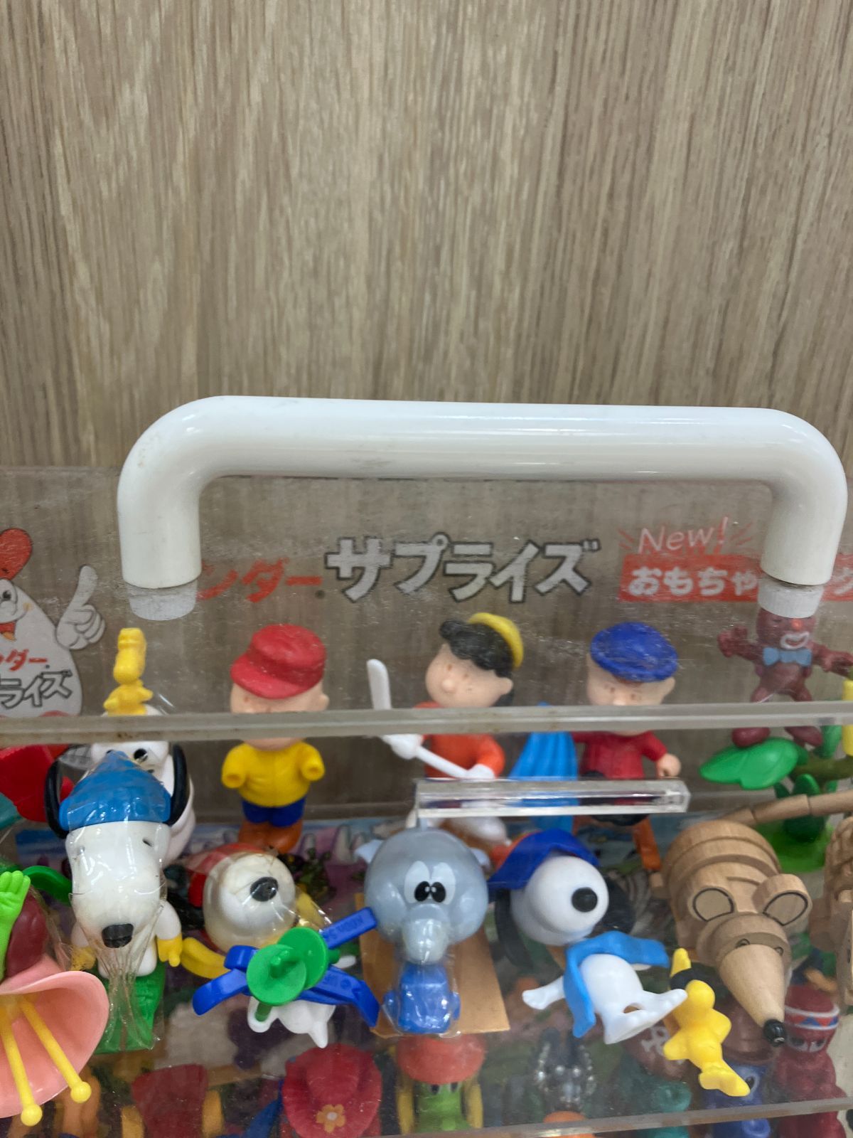 キンダーサプライズおもちゃ12個アクリルケース入り キンダーサプライズおもちゃ12個アクリルケース入り