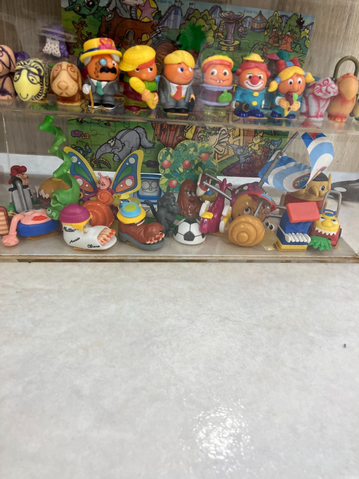 A【保管品】キンダーサプライズ おもちゃ アクリルケース入り キンダー