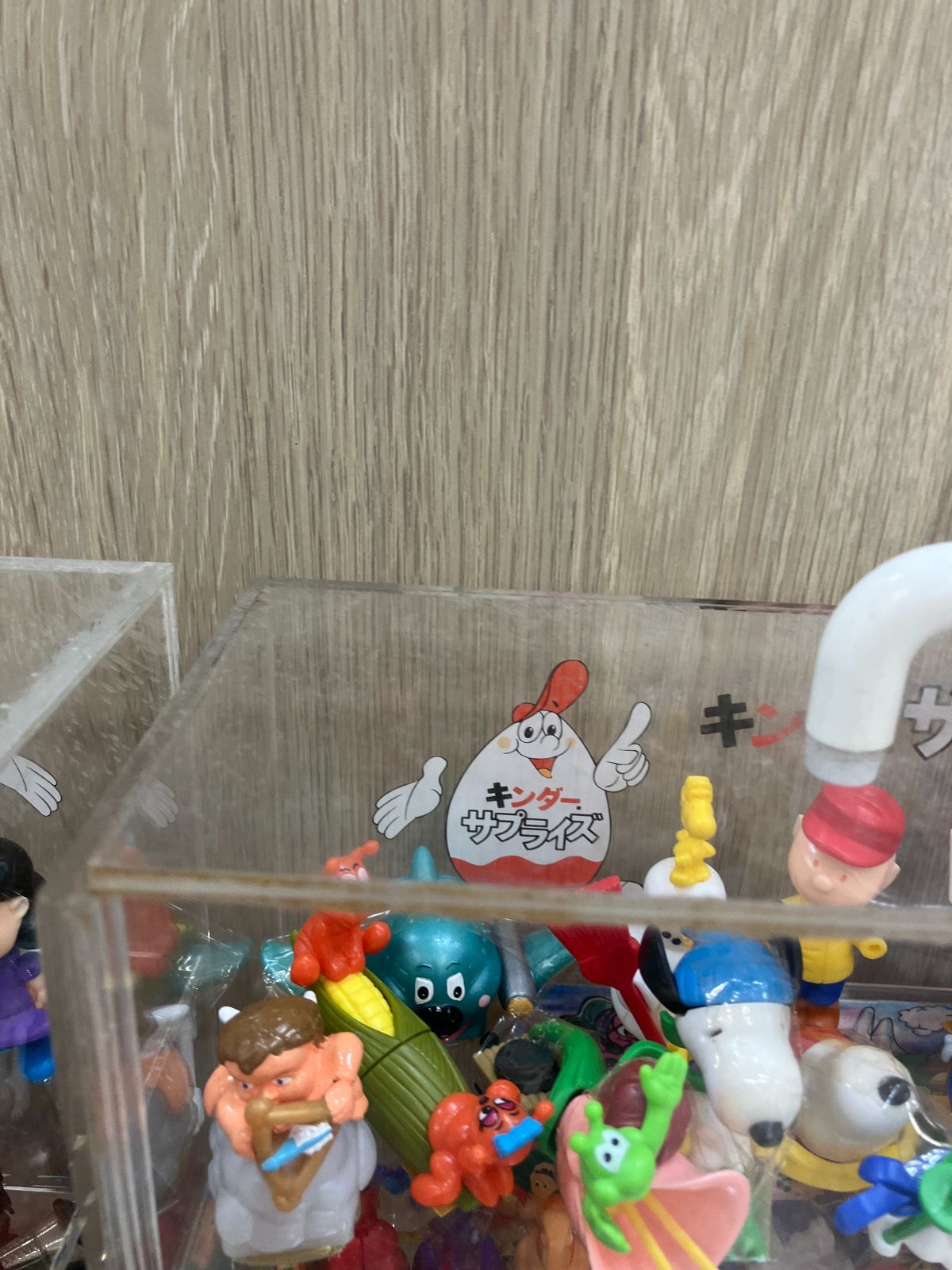 A【保管品】キンダーサプライズ おもちゃ アクリルケース入り キンダー