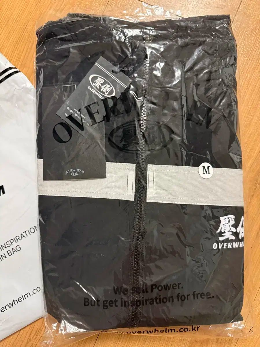 圧倒 WIND AND WISH ウィンドブレーカー 002 M