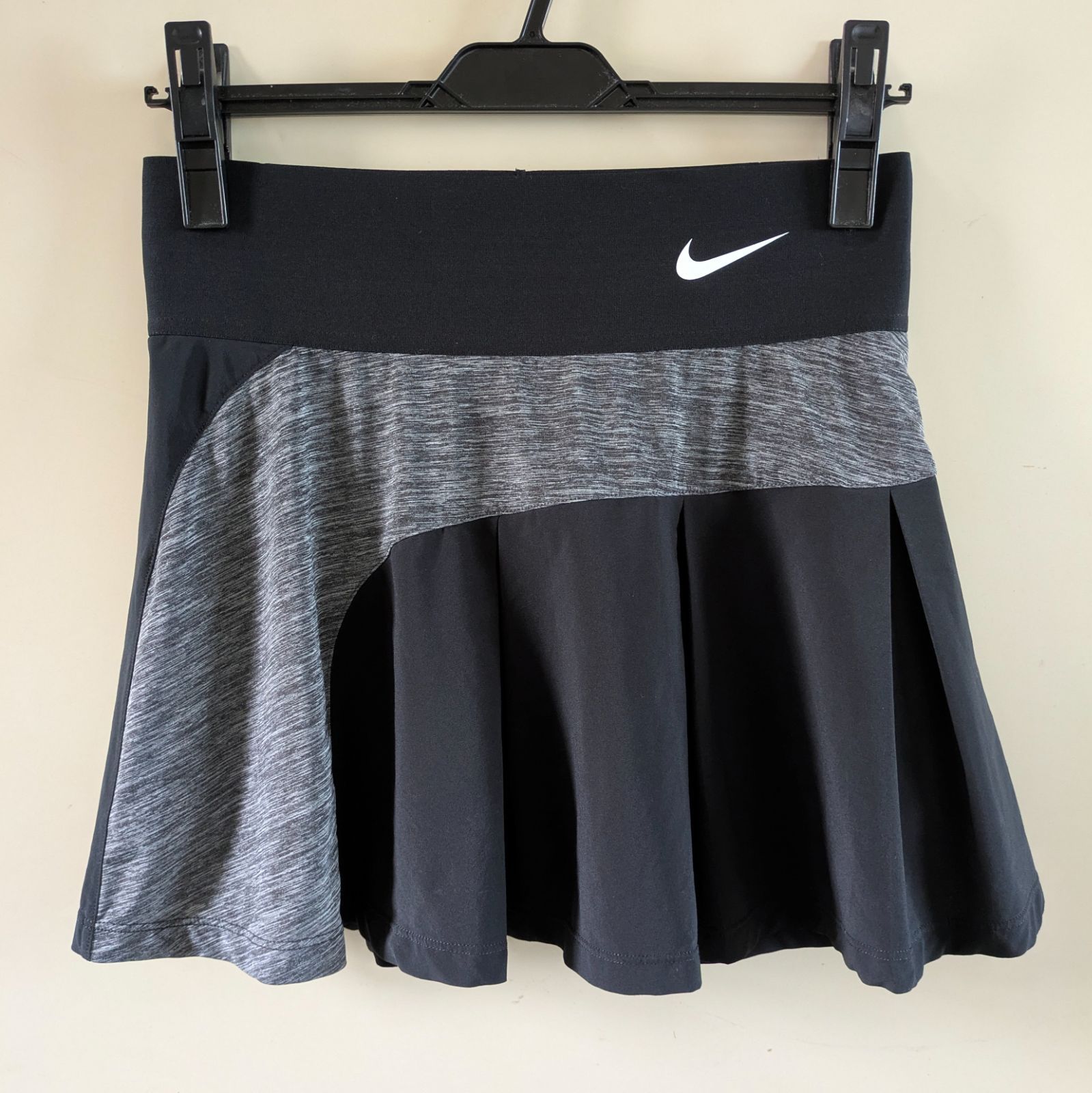 NIKE ナイキ テニス ウェア スコート Sサイズ（М寄り）中古美品 黒杢