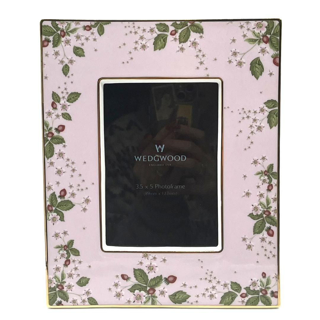 未使用級超美品箱つき】ウェッジウッド WEDGWOOD ワイルドストロベリー