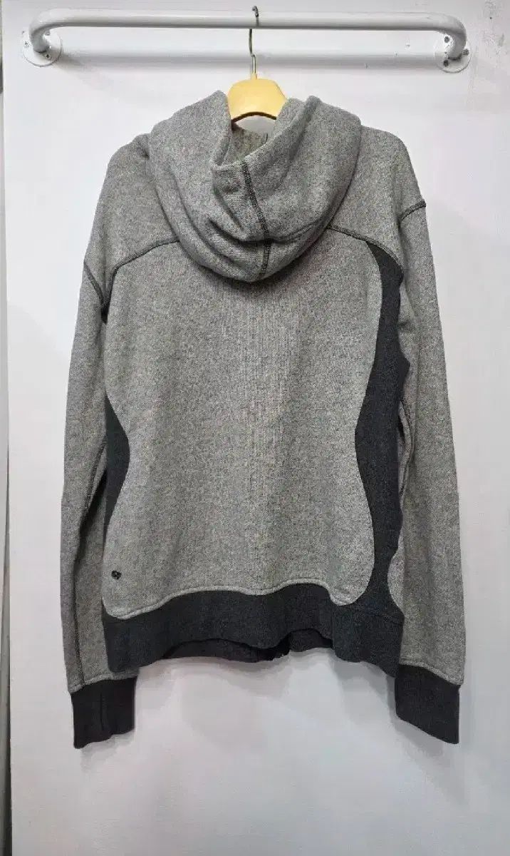 ルルレモン グレー フーディー ジップアップ