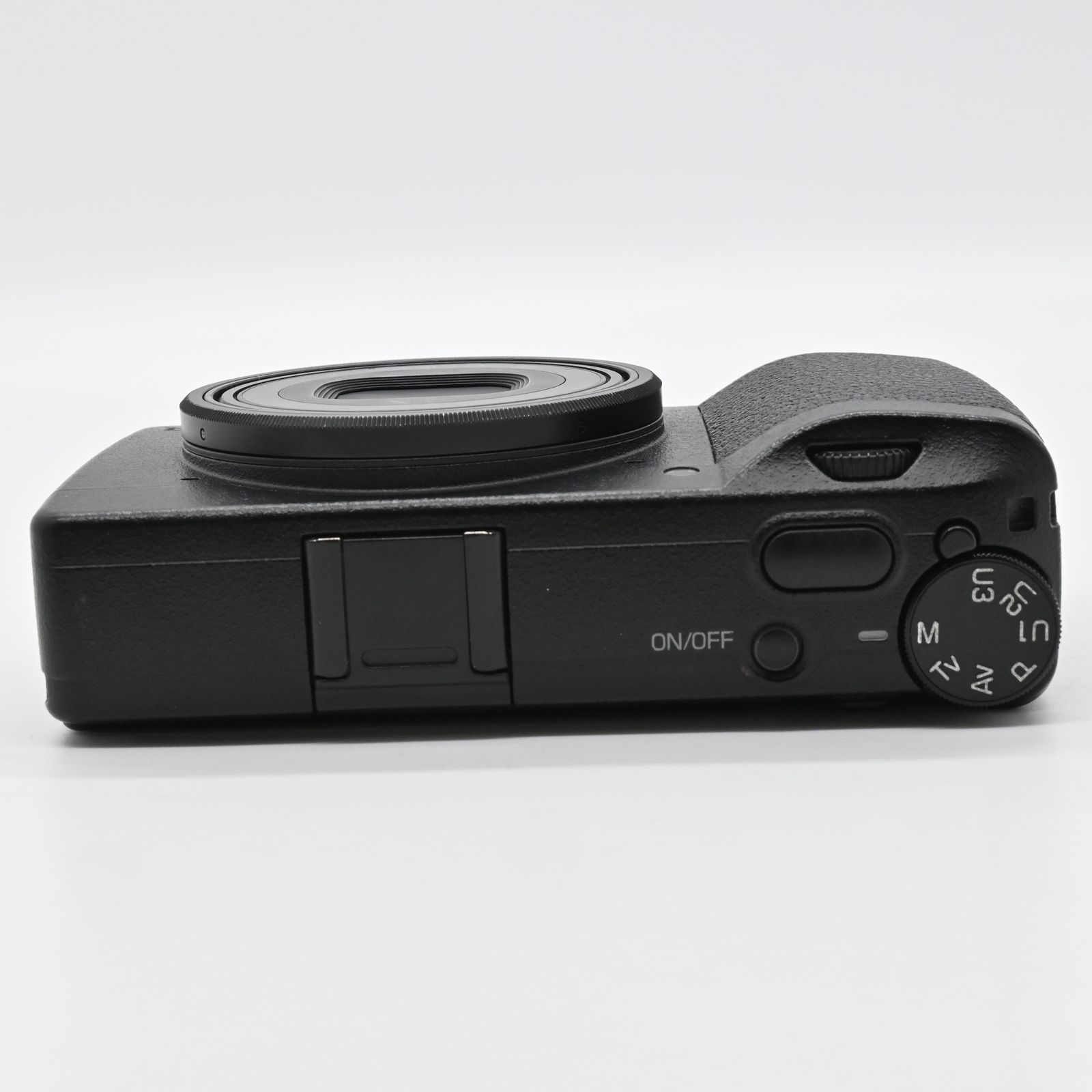 RICOH GR Ⅲ ショット数 13908回 - メルカリ