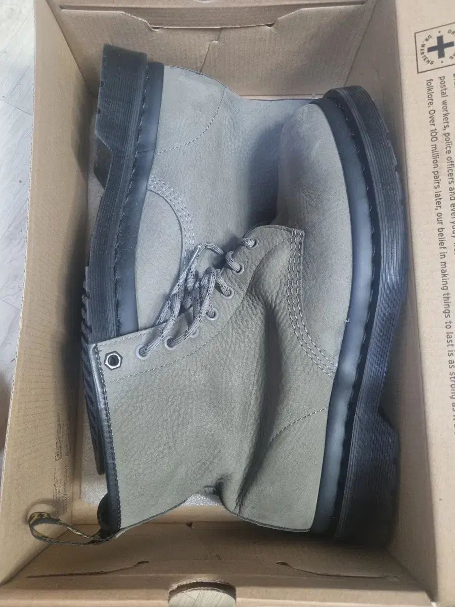 300 DR. MARTENS ドクターマーチン 1460 ヌバックレザー