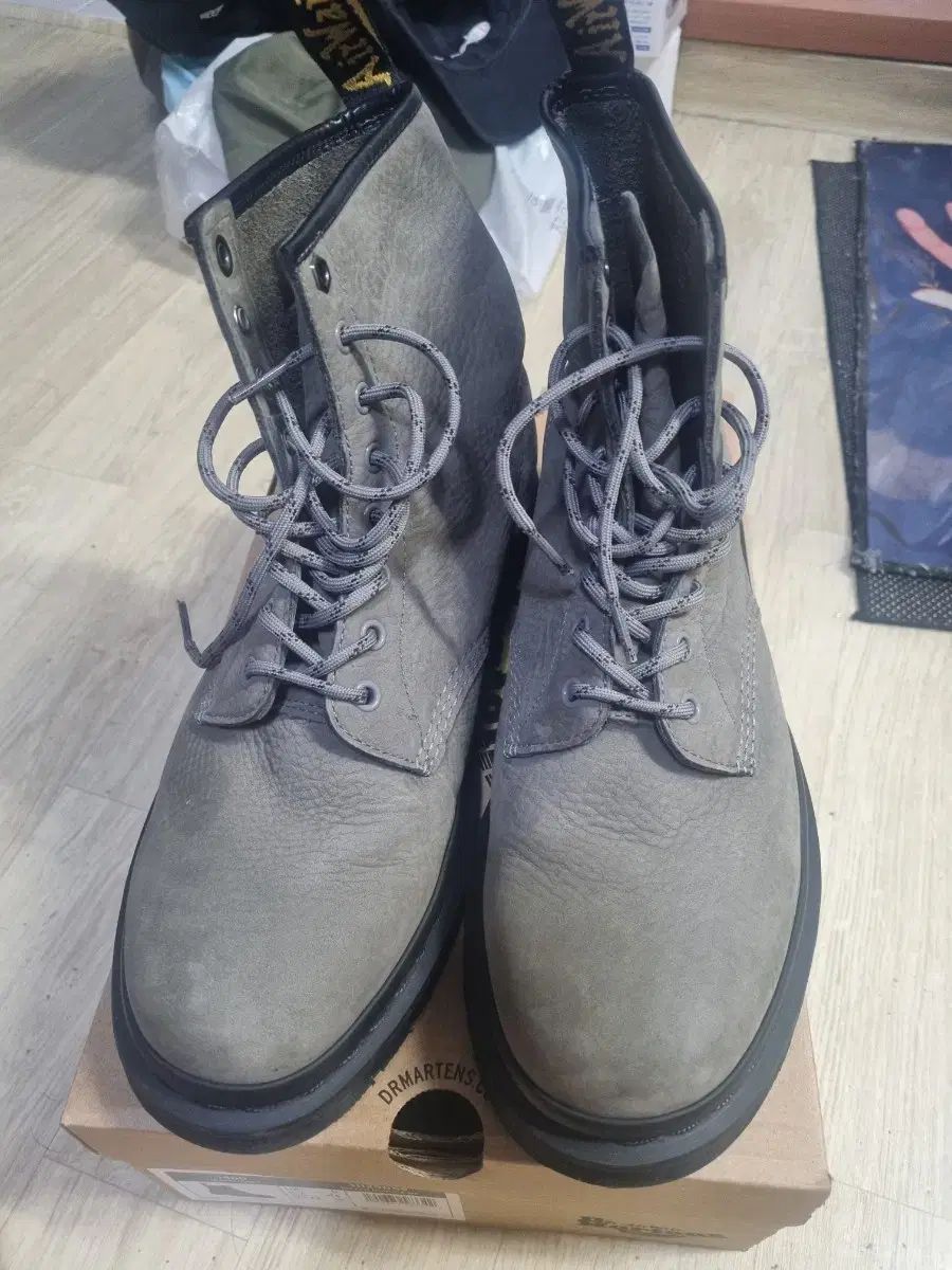 300 DR. MARTENS ドクターマーチン 1460 ヌバックレザー