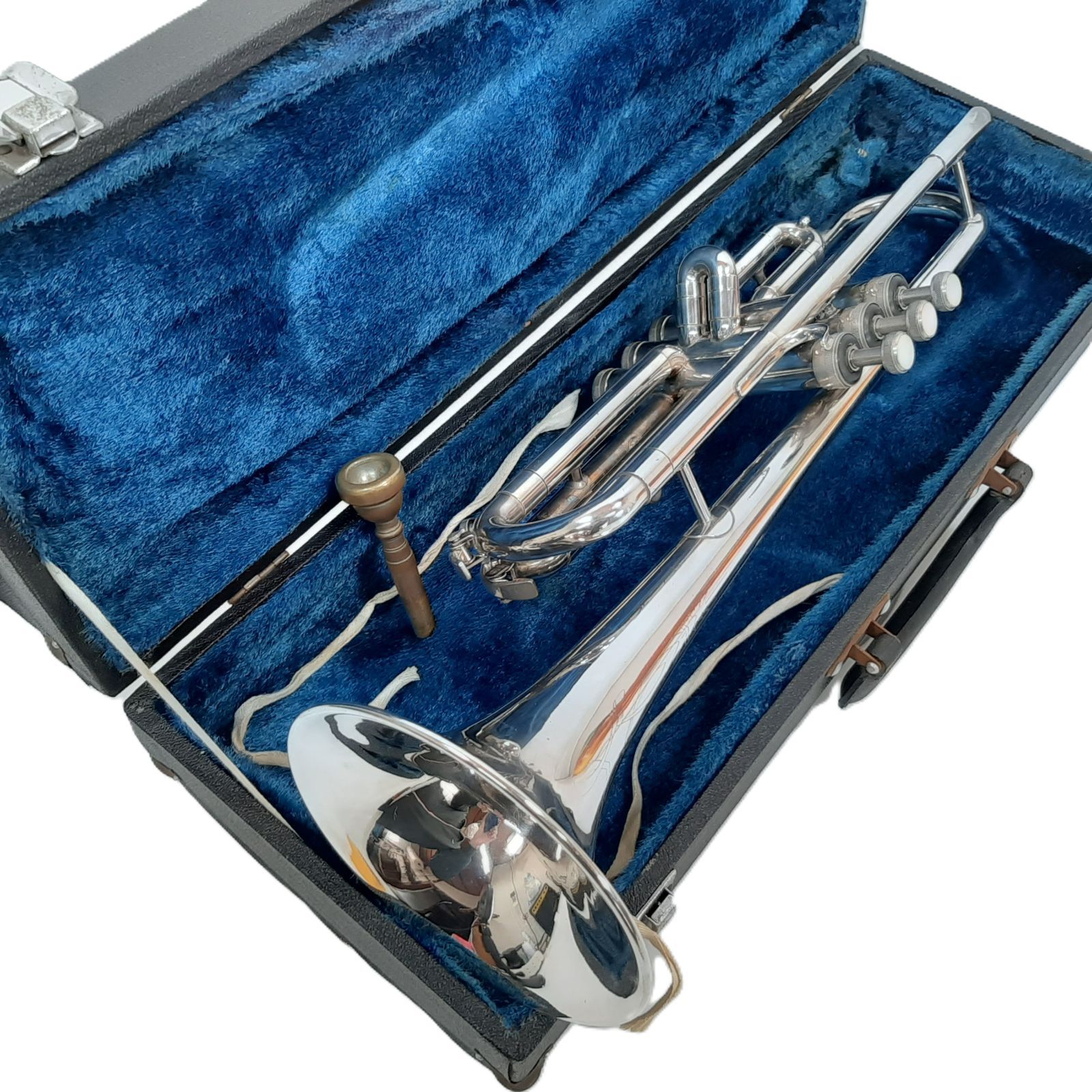 Heinrich トランペット シルバー 彫刻あり マウスピース ハードケース付き