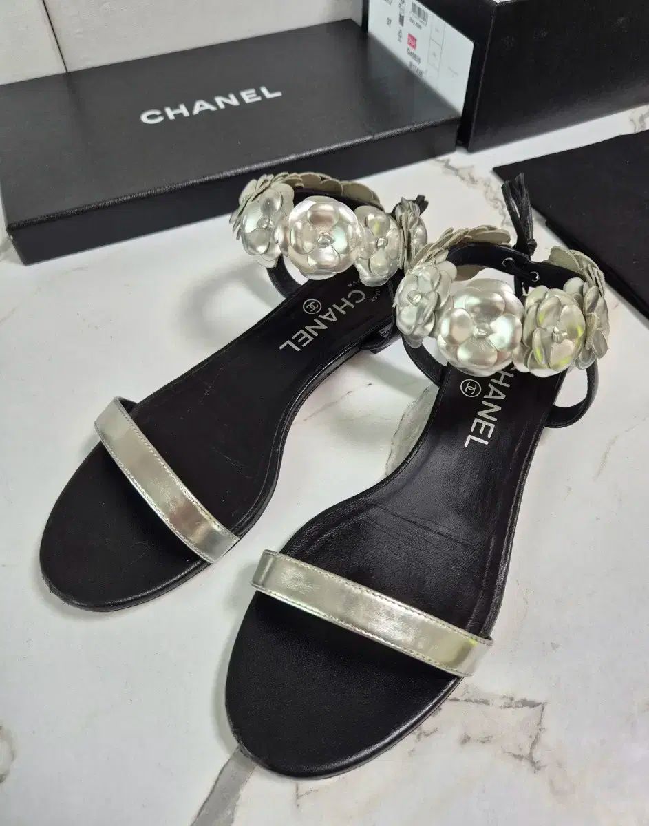 シャネル カメリア サンダル 37