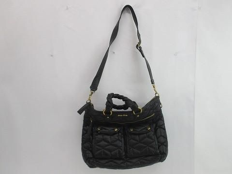 miumiu キルティング