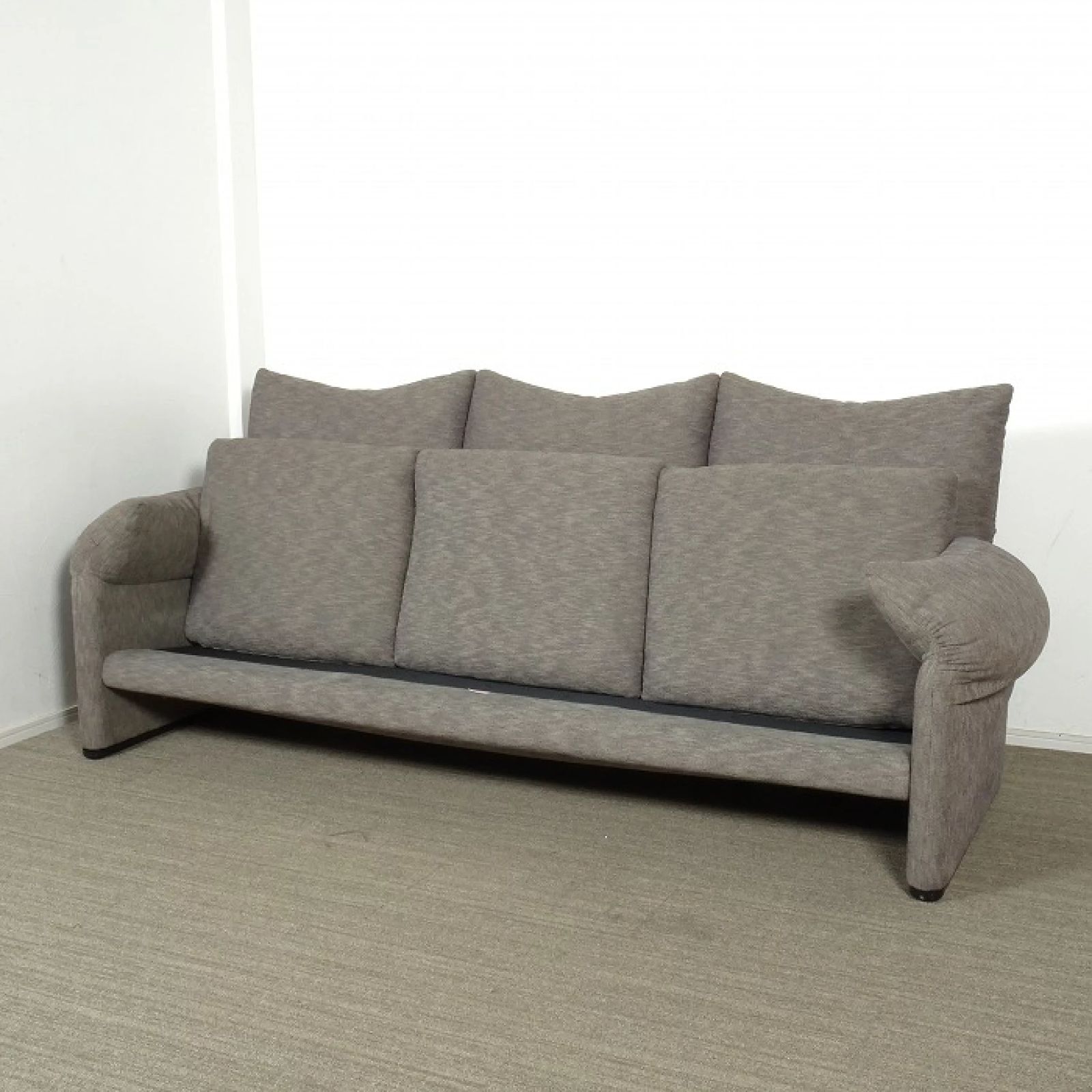 CCC1 Cassina カッシーナ 675 マラルンガ ファブリック 3人掛け CCC1 Cassina カッシーナ 675 マラルンガ ファブリック 3人掛け