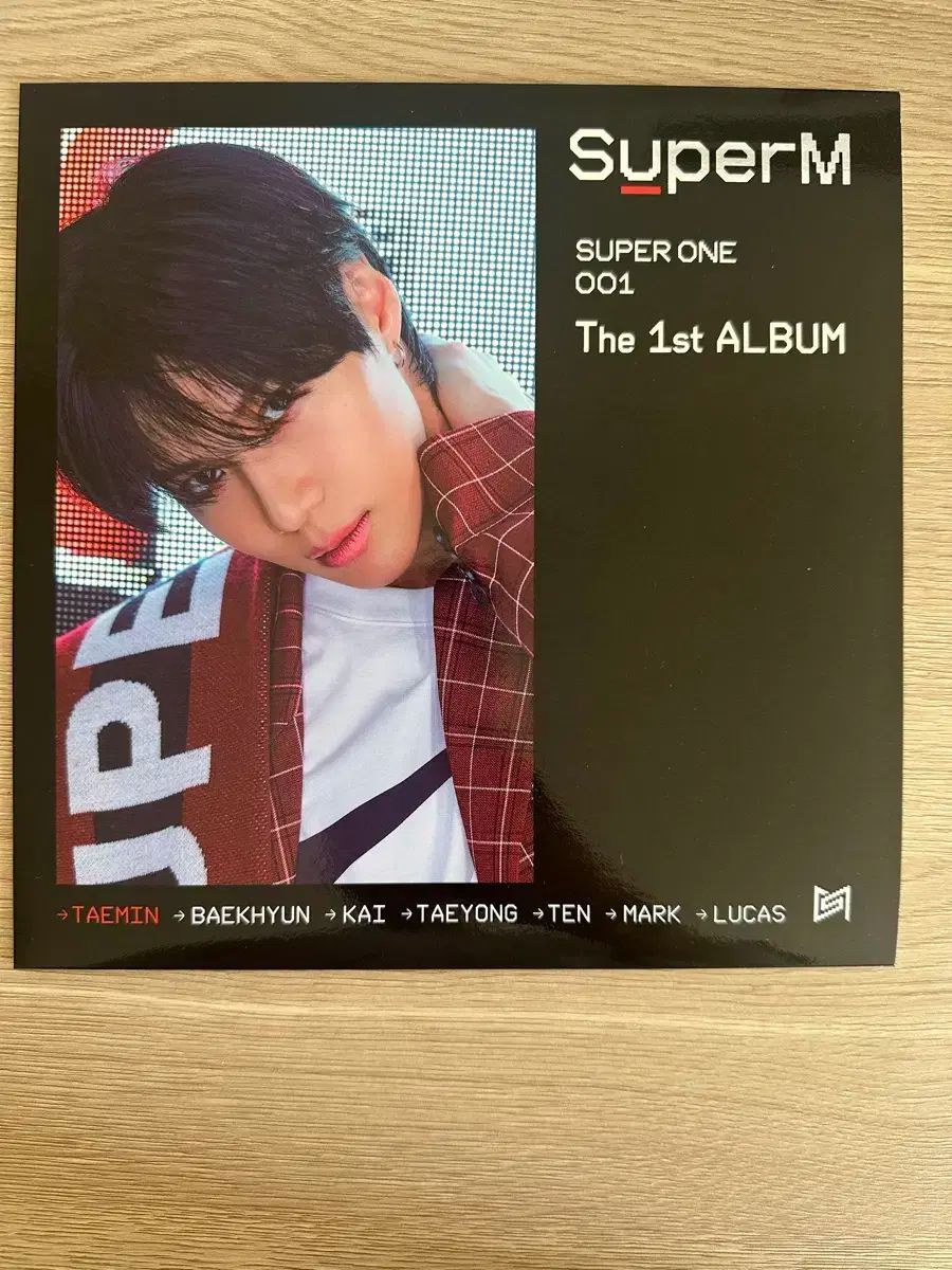 SuperM 公式グッズ TAEYONG テヨン Tシャツ（Mサイズ） NCT127 テヨン ELLE＆直筆サイン入りポスター SuperM サイン入りポスター